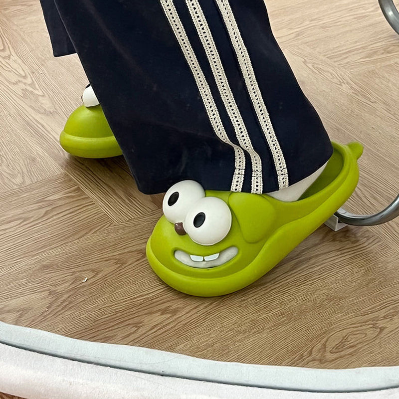 BowLift | Big Eye Dog Slipper