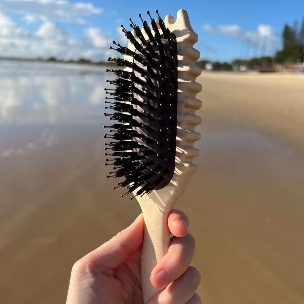 BowLift | 3-in-1 hairbrush for frizz-free curls & definition