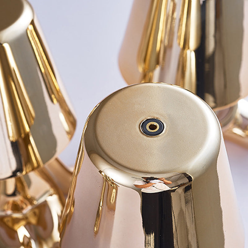 BowLift | Thinker Little Golden Man Table Lamp