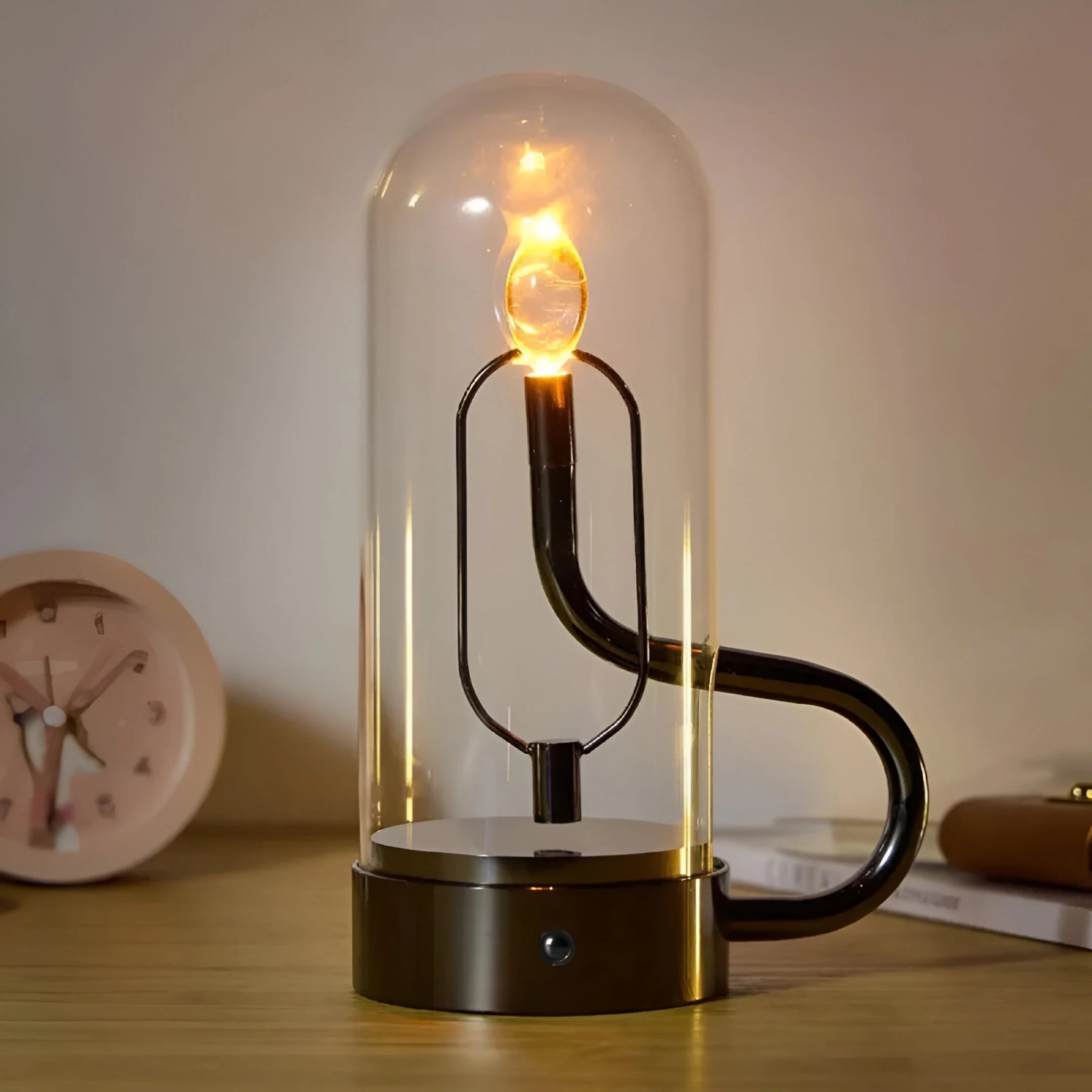 FlameGlow – Modern Candlelight Table Lamp