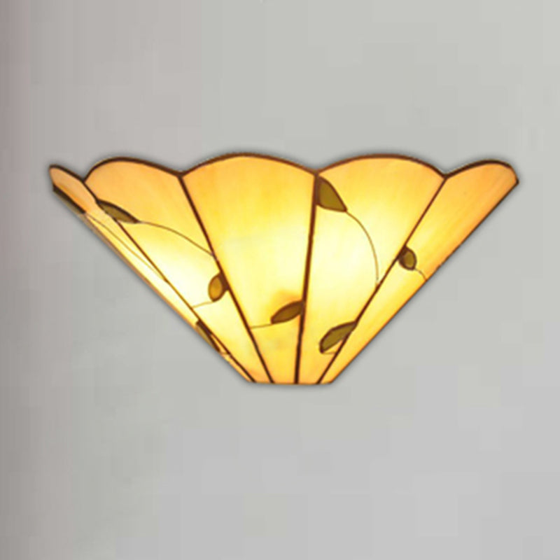BowLift | Tiffany style conical wall lamp with leaf pattern art glass wall light in beige for dining room