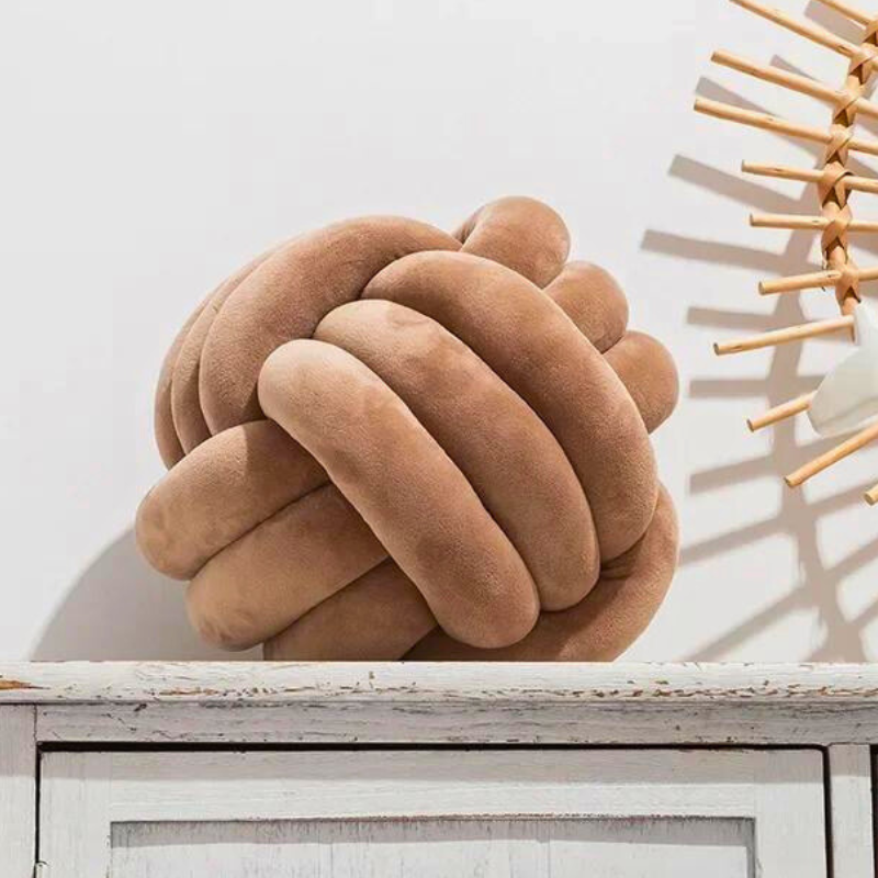 BowLift | Scandinavian Knot Cushion made of Velvet