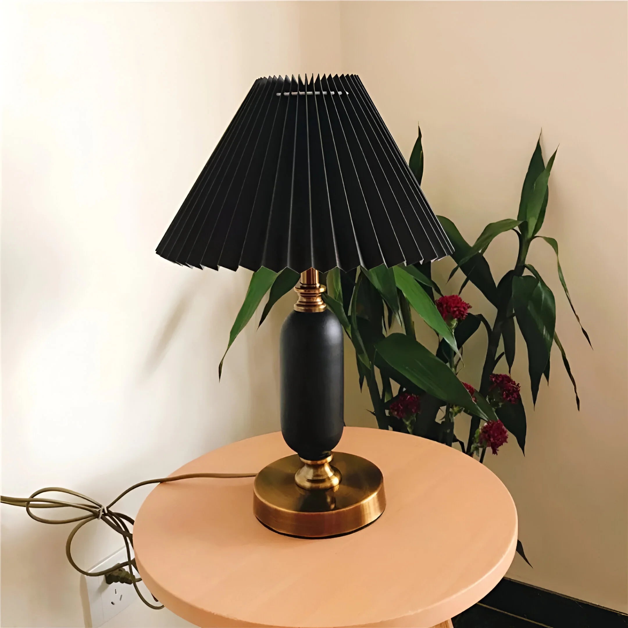 CelestialGlow – Vintage-Inspired Reflection Table Lamp