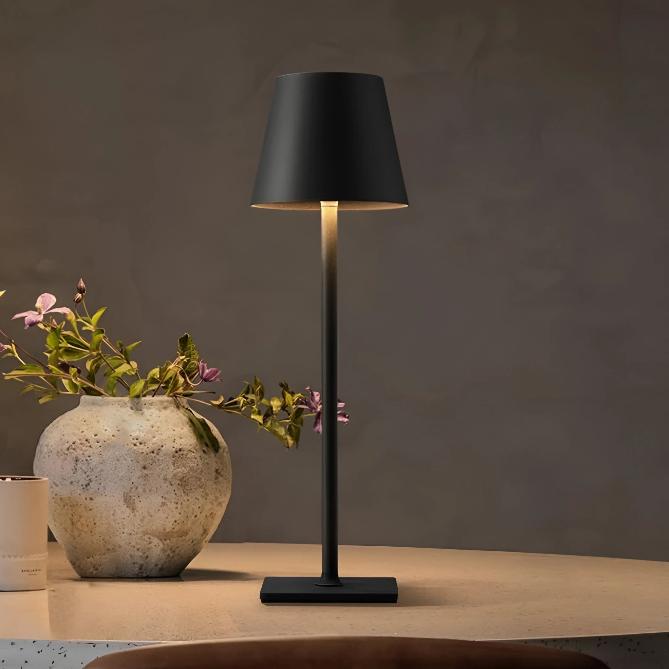 NovaShine – Sleek Dimmable Table Lamp