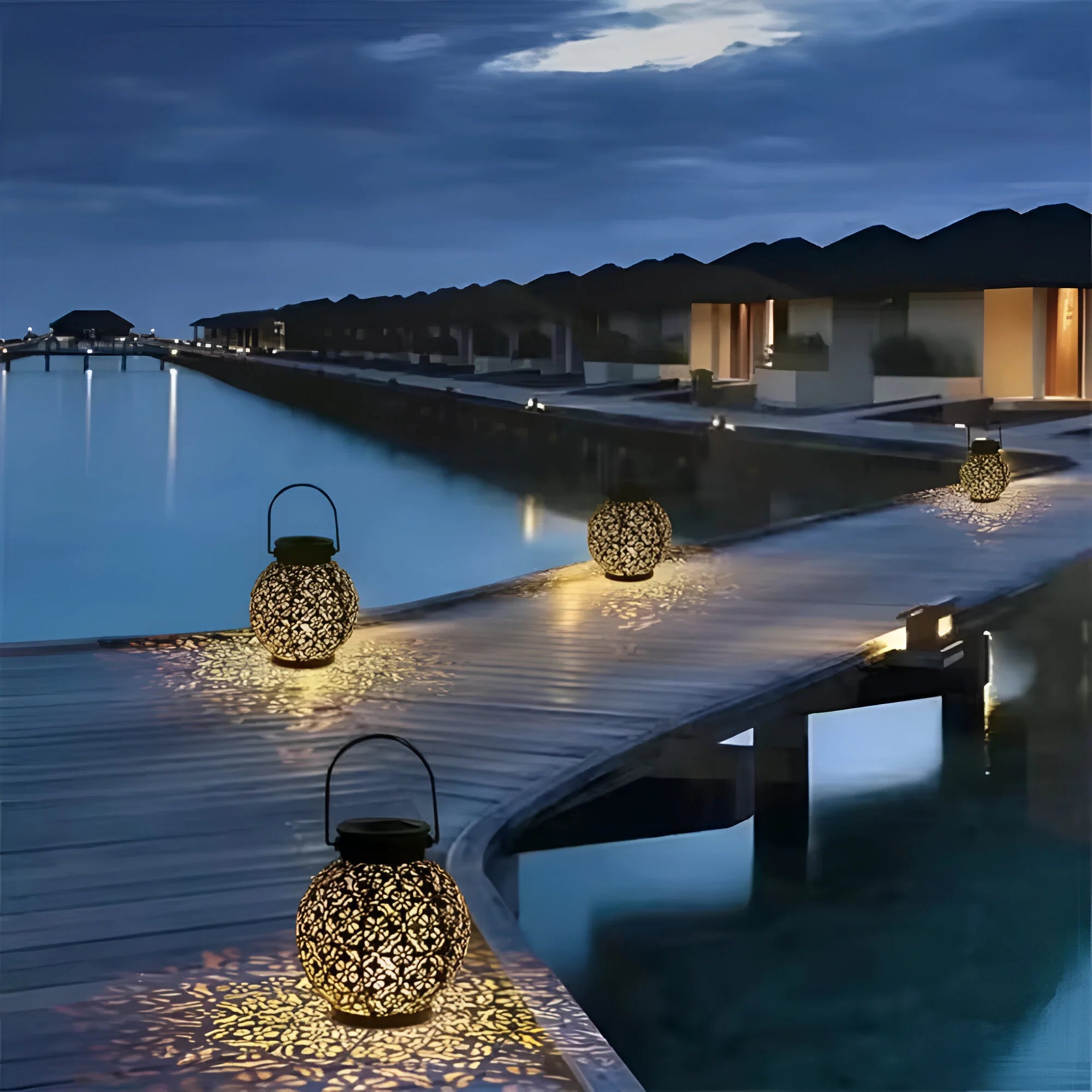 EcoGlow – Solar Hanging Garden Light