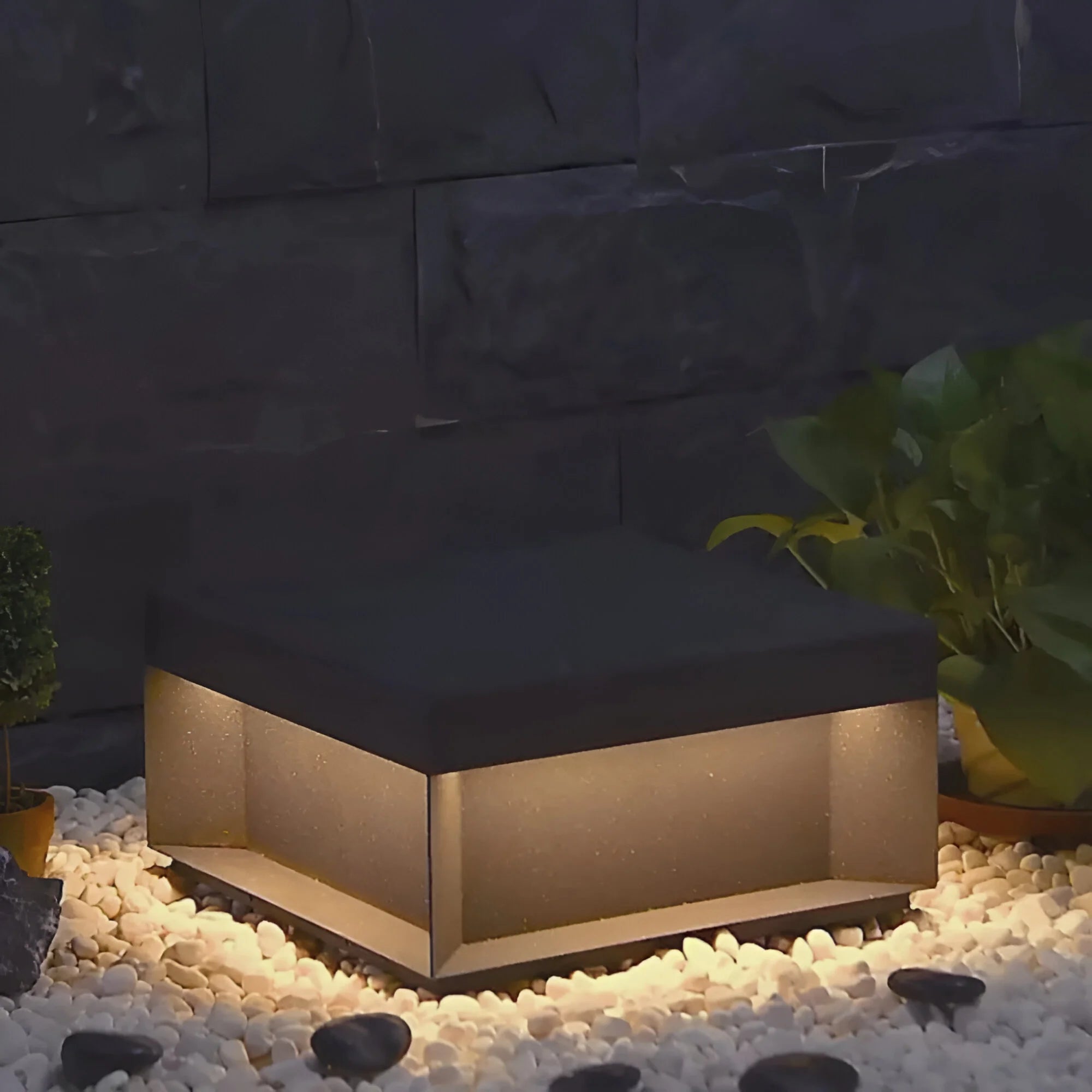 GlowForge – Durable Solar Garden Wall Light