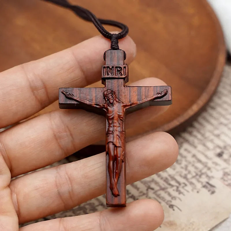 BowLift | Jesus-Cross-Necklace made of Wood