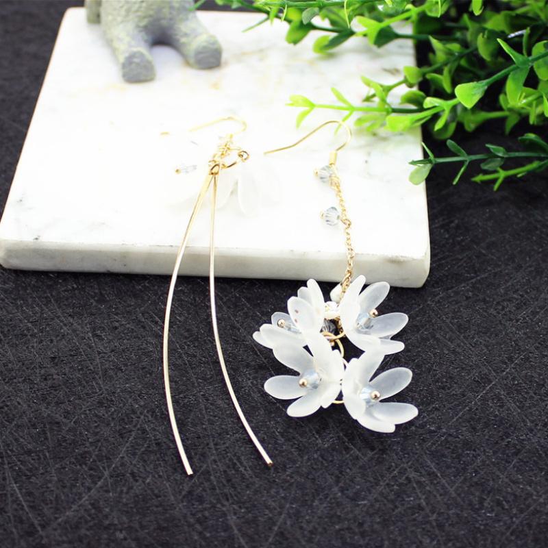 BowLift | Asymmetrical Flower Earrings