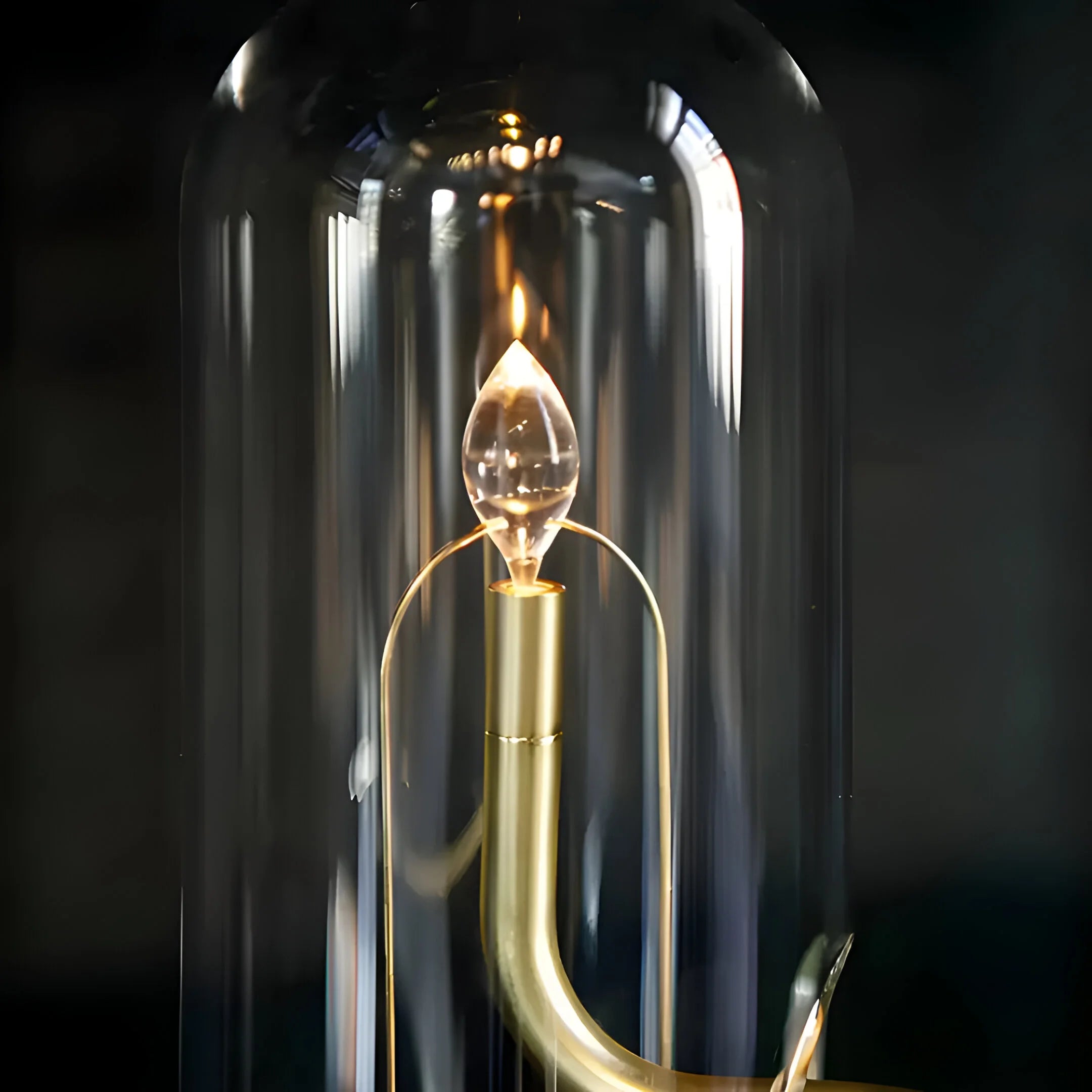 FlameGlow – Modern Candlelight Table Lamp