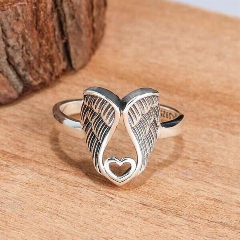 BowLift | Angel Love Heart Ring