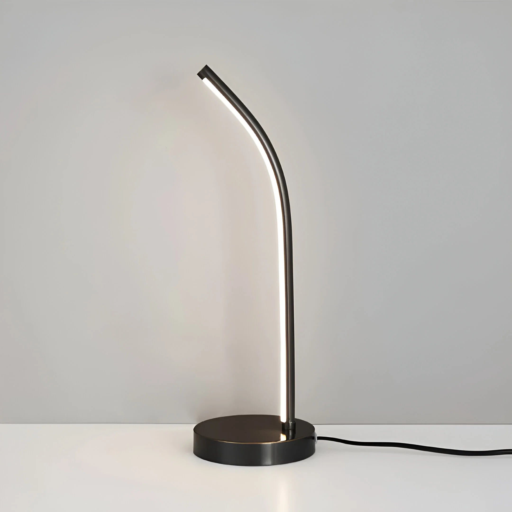 LinearGlow – Sleek Dimmable LED Table Lamp