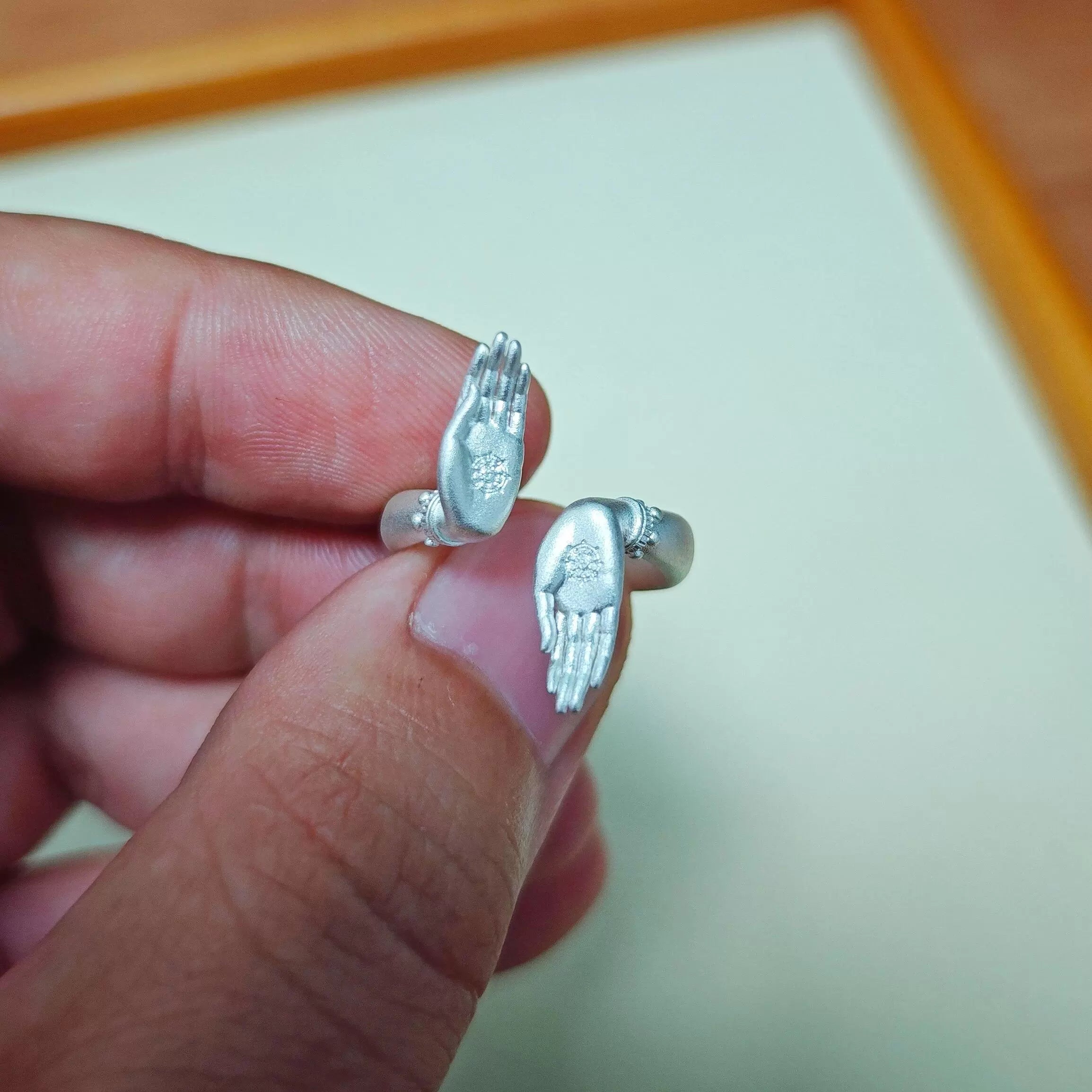 BowLift | Fearless Wish Buddha Hand Ring - Chic Couple Gift