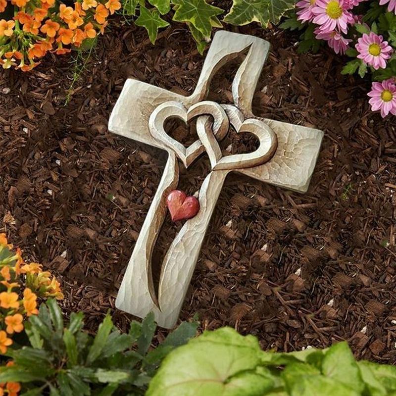 BowLift | Hand-carved wooden cross - Intertwined hearts