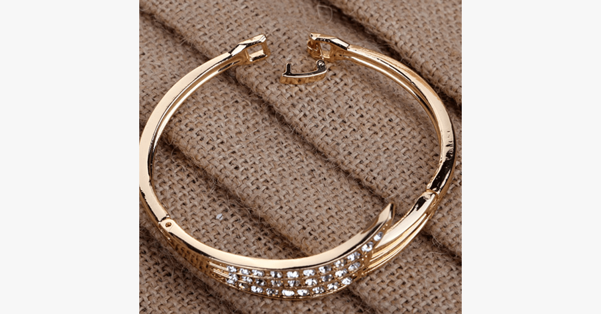 BowLift | Angel Wing Bracelet - Perfect for special occasions
