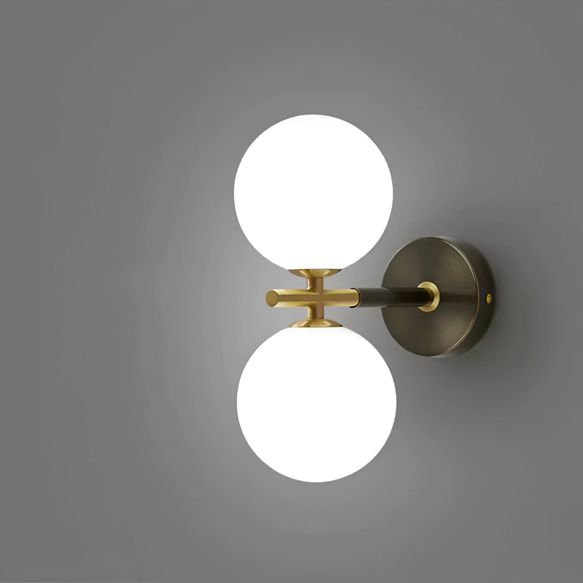 AuriGlow – Luxury Gold Wall Light