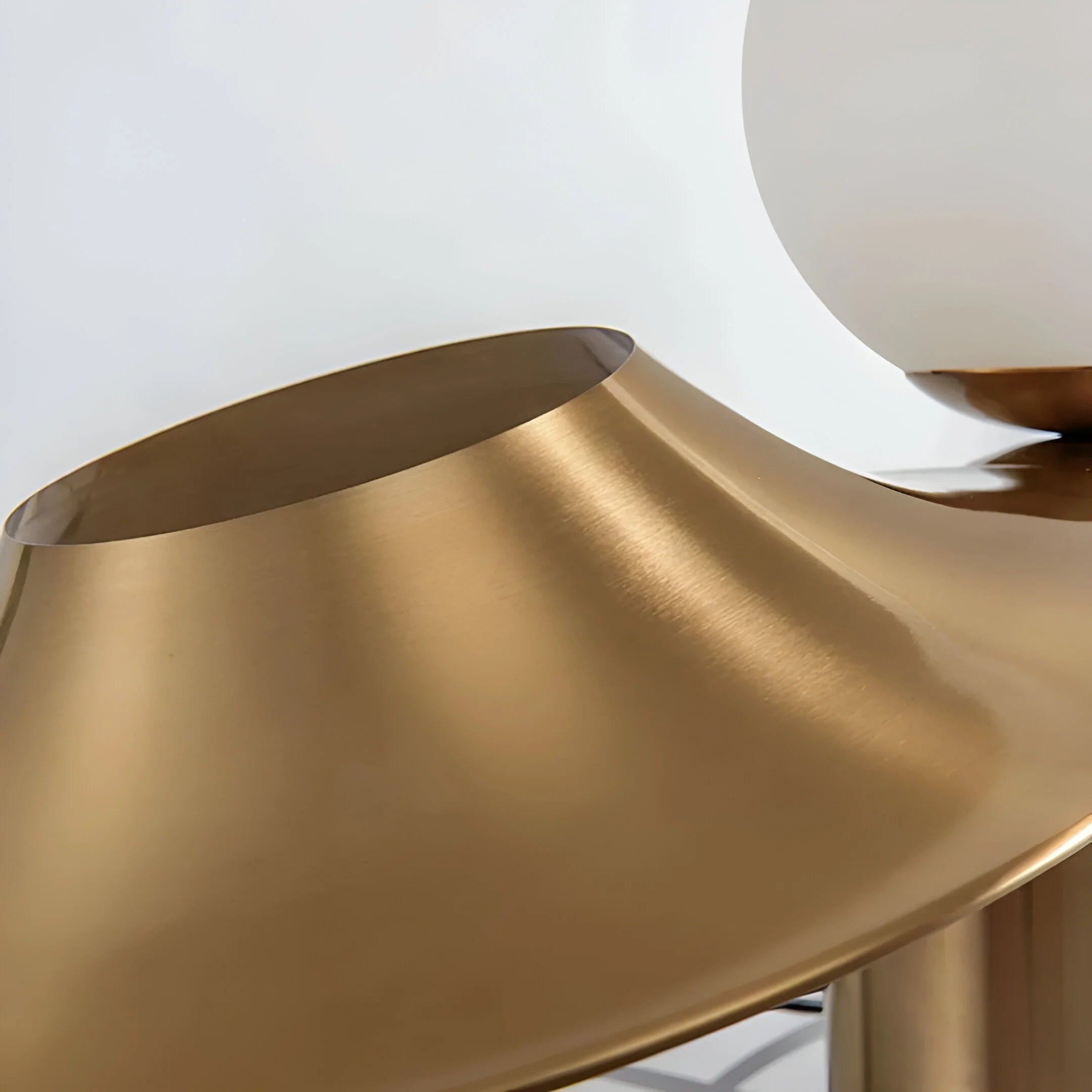 DreamAura – Artistic Table Lamp