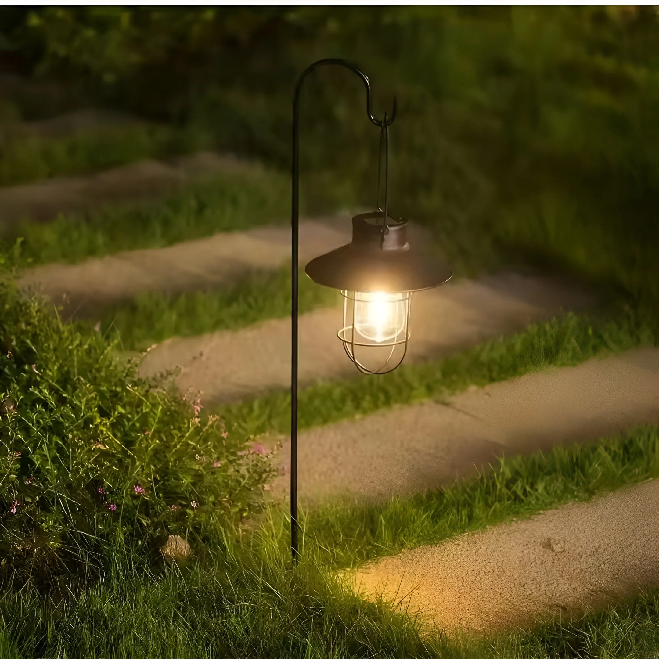 GlowHeritage – Vintage Solar Garden Light