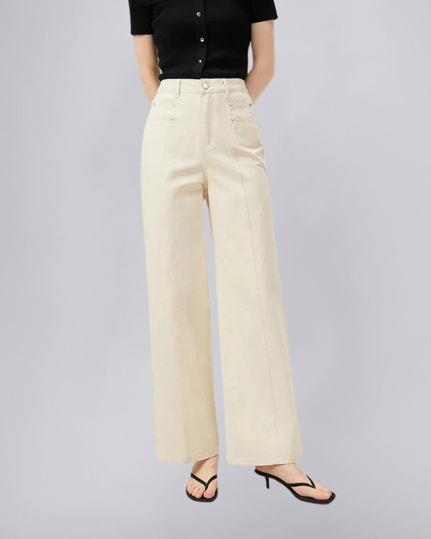 Wide-Leg Denim Jeans with Vintage-Inspired Fit