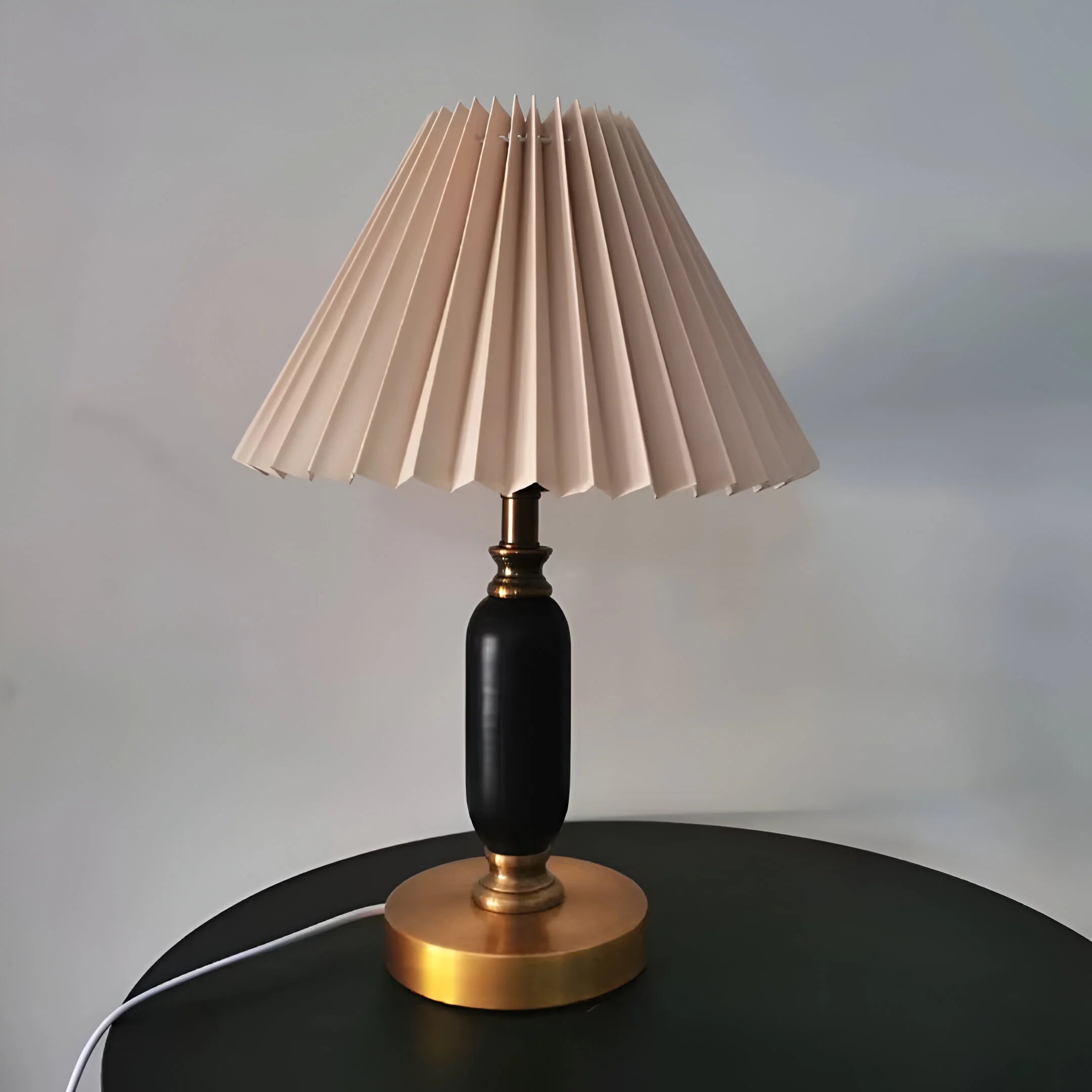 CelestialGlow – Vintage-Inspired Reflection Table Lamp