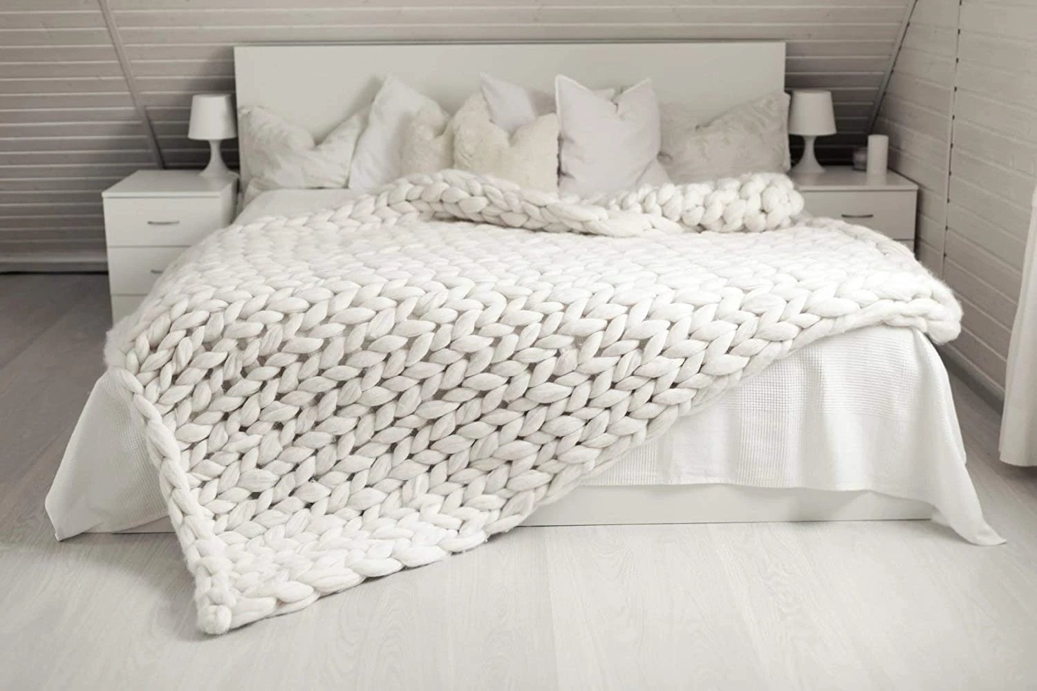 BowLift | Chunky Knit Blanket