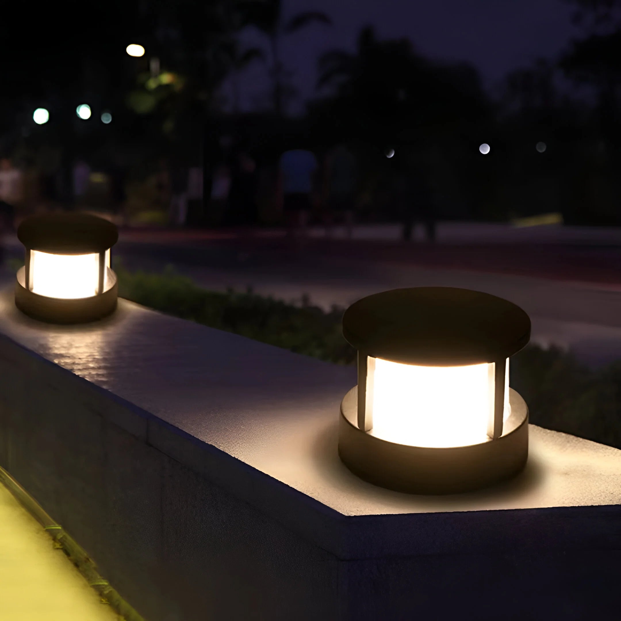 LumePost – Cylindrical Garden Floor Lamp