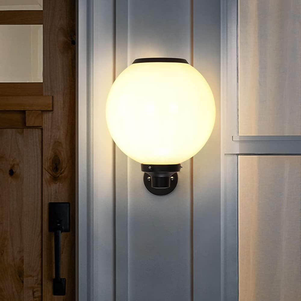 SunAura – Outdoor Solar Garden Light