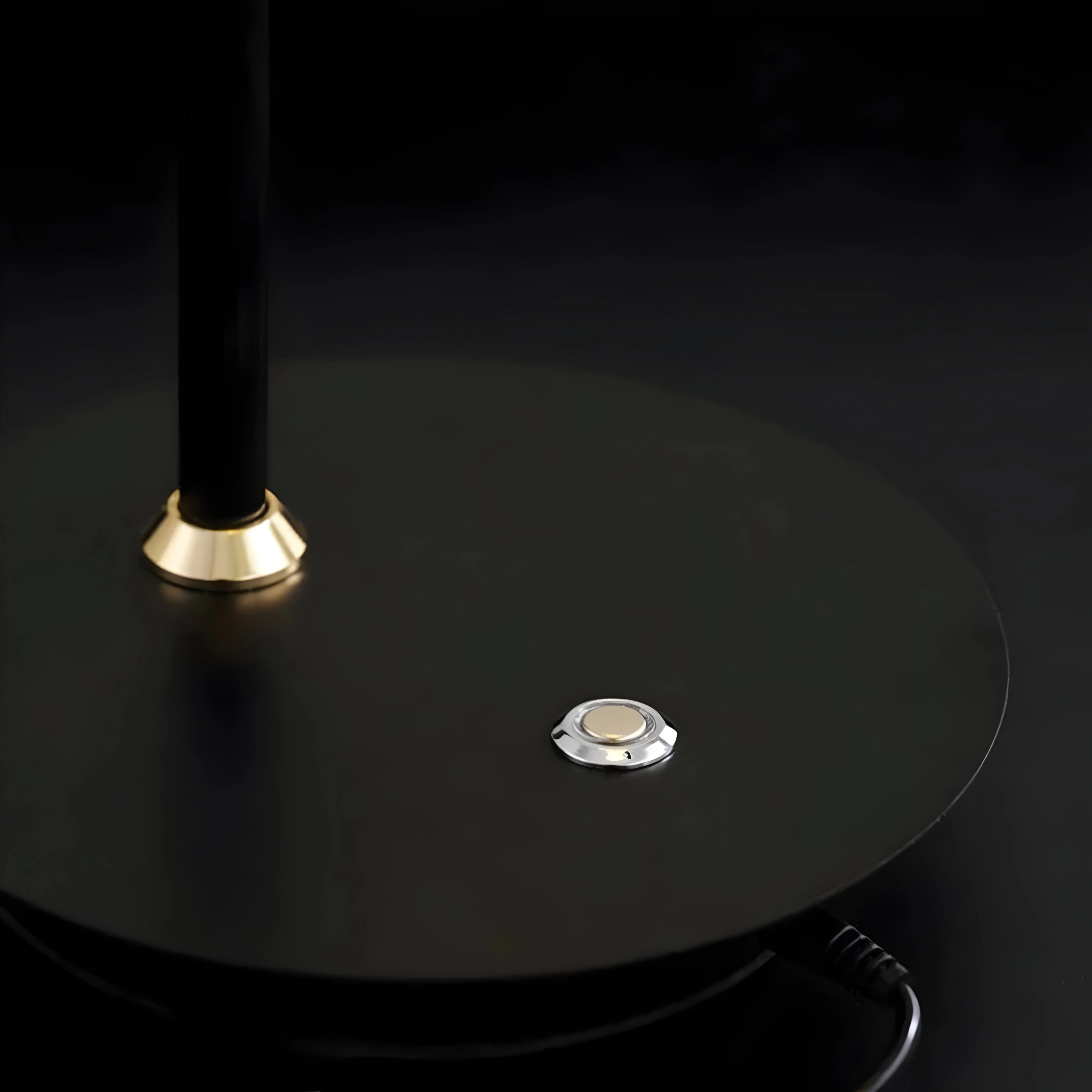 AuriLux - Golden Bird LED Table Lamp
