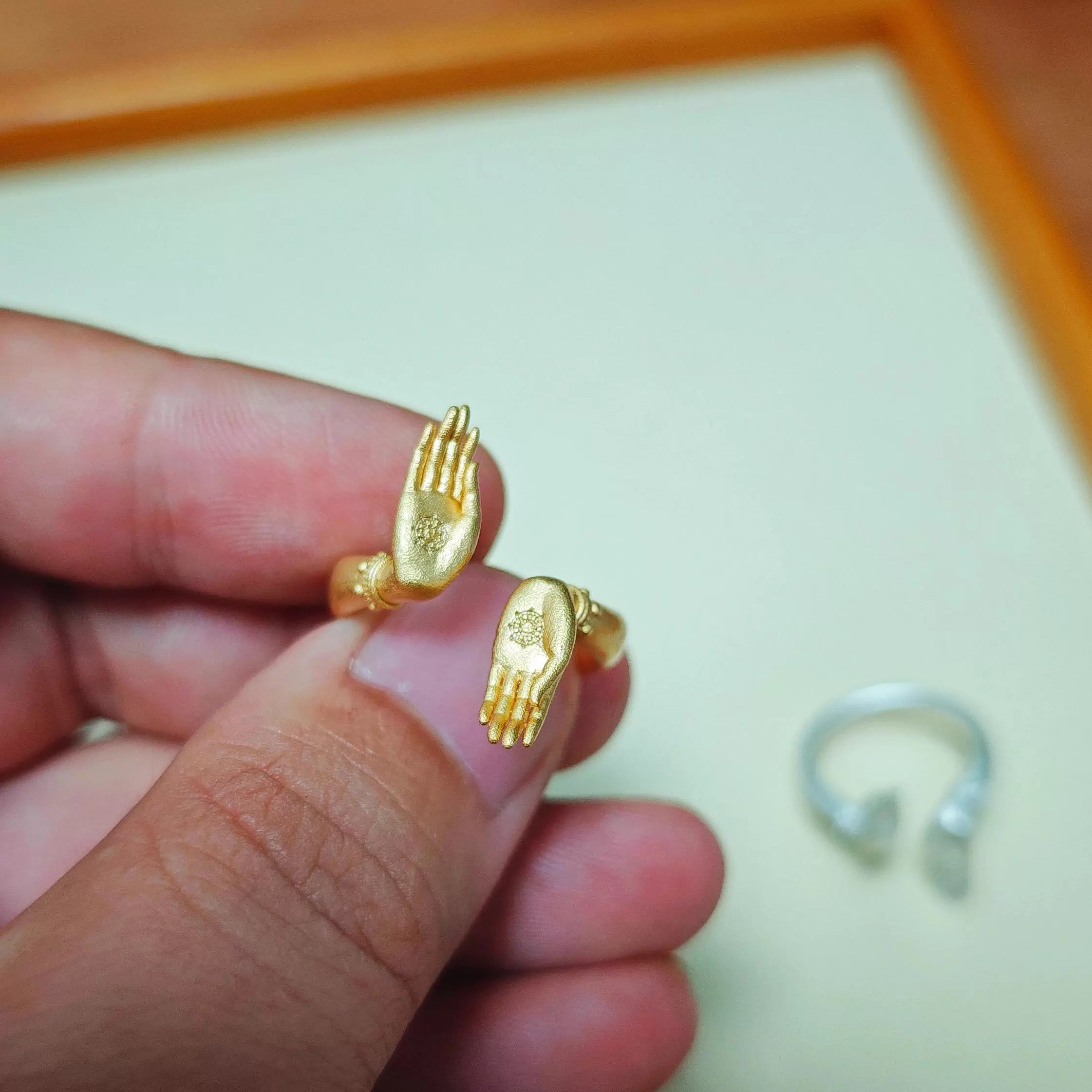 BowLift | Fearless Wish Buddha Hand Ring - Chic Couple Gift