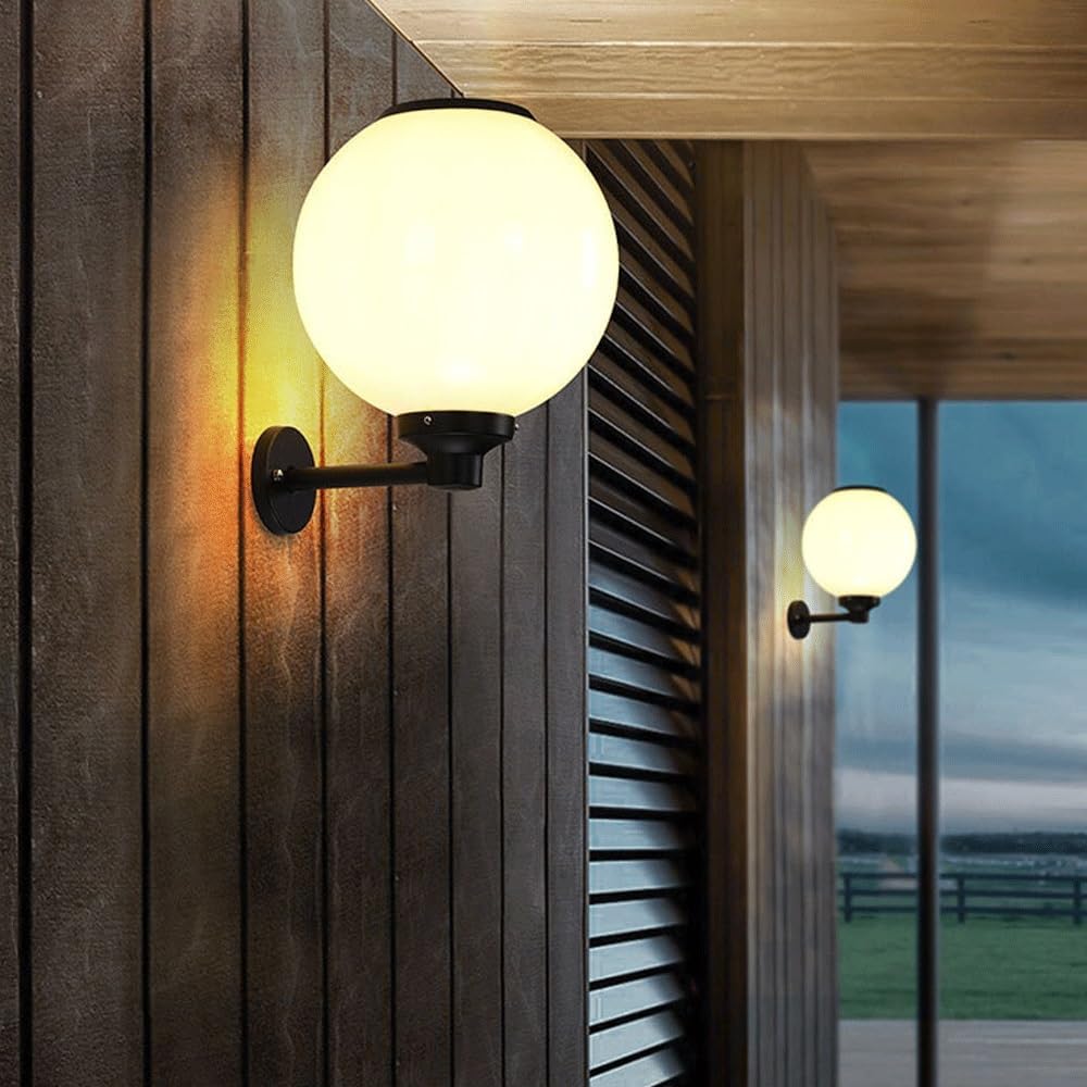 SunAura – Outdoor Solar Garden Light
