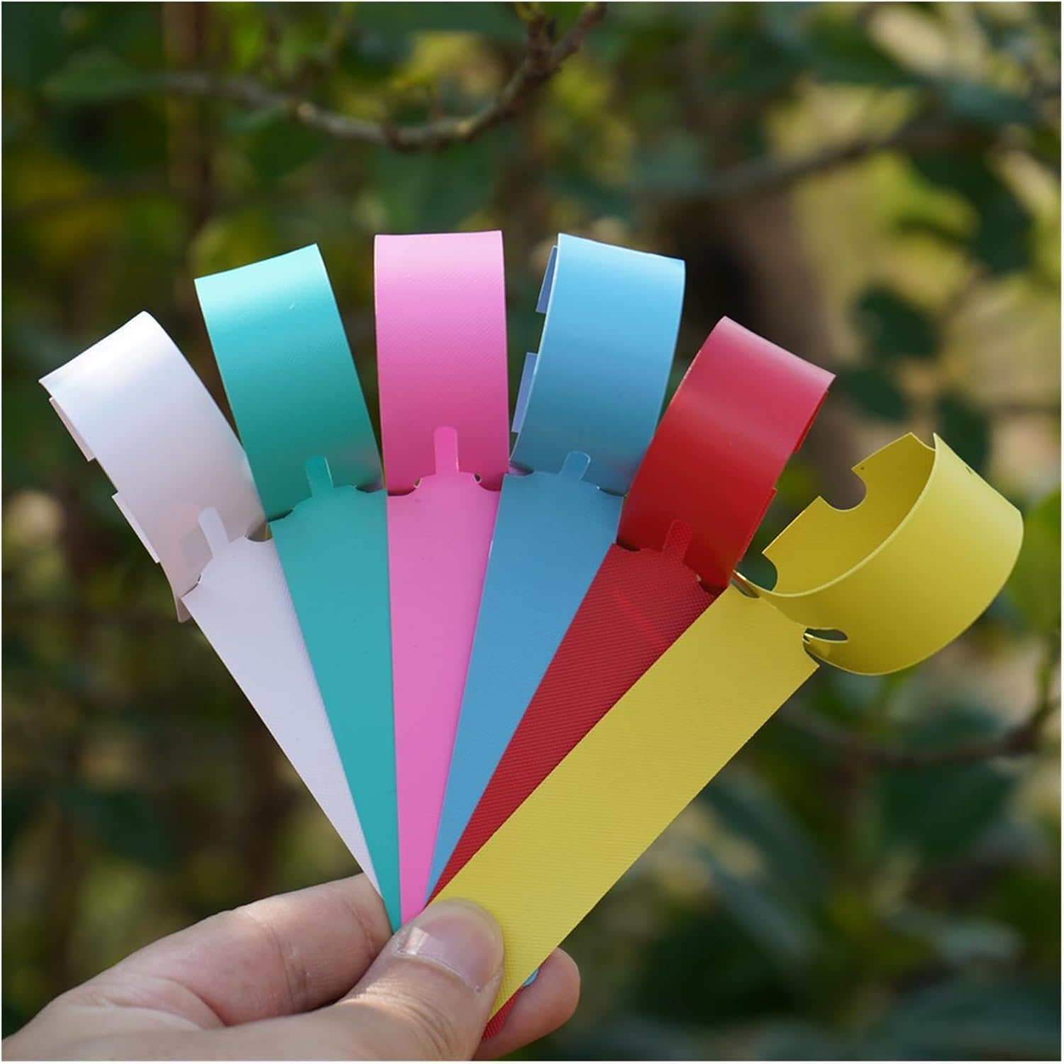 BowLift | Reusable plant labels made of plastic for garden and tree marking