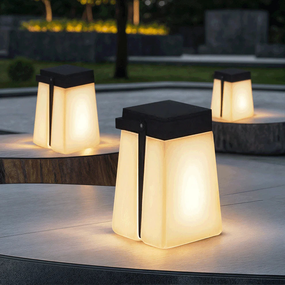 LumeBox – Solar Box Garden Light