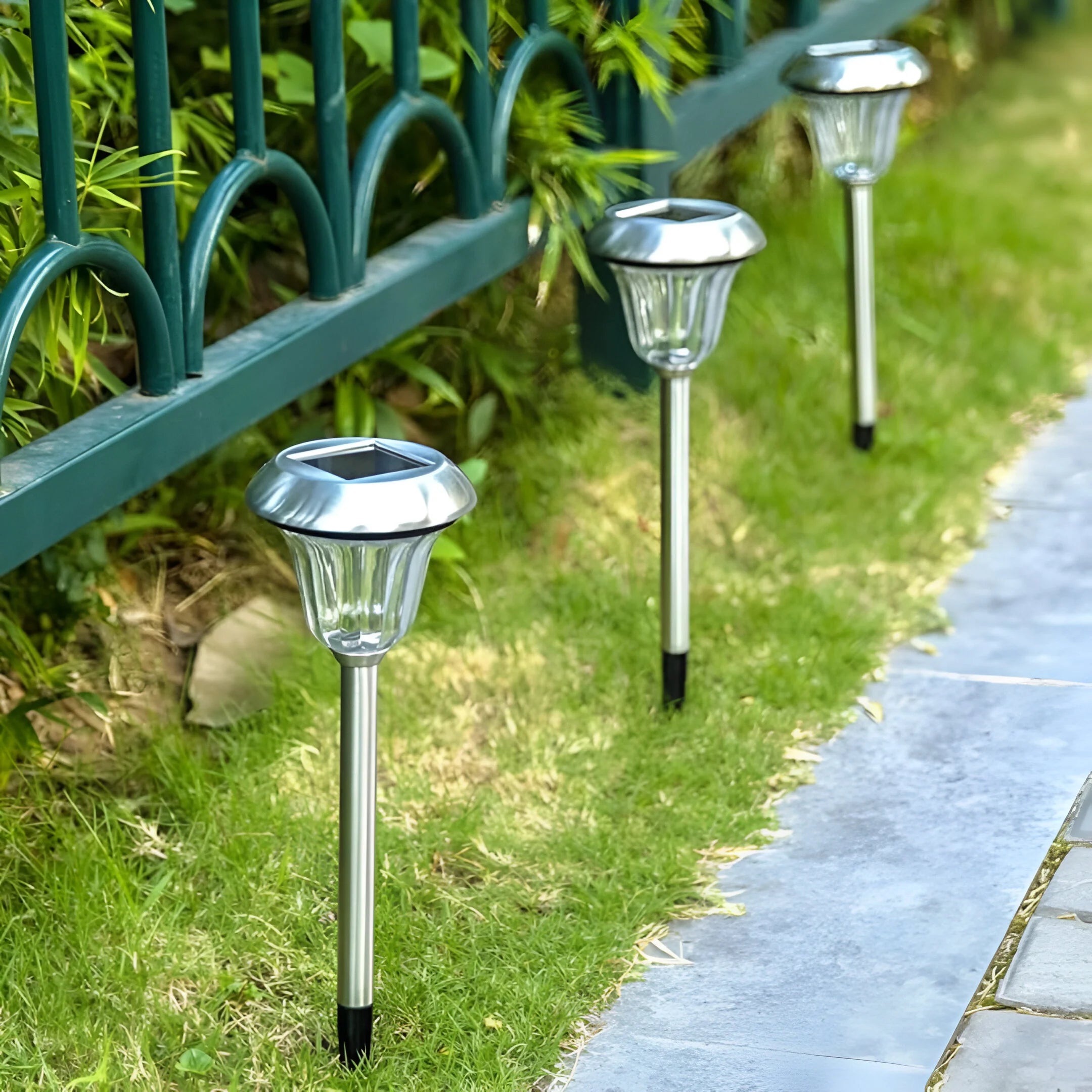 LumiArc – Solar Powered Garden Light