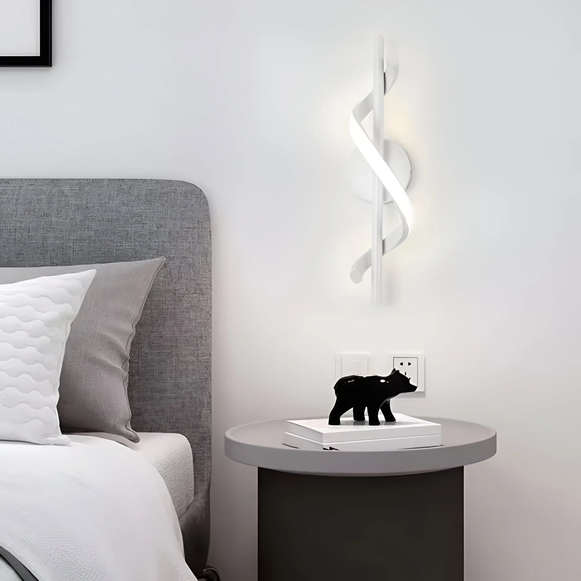 LumiTwist – Modern Spiral LED Wall Light