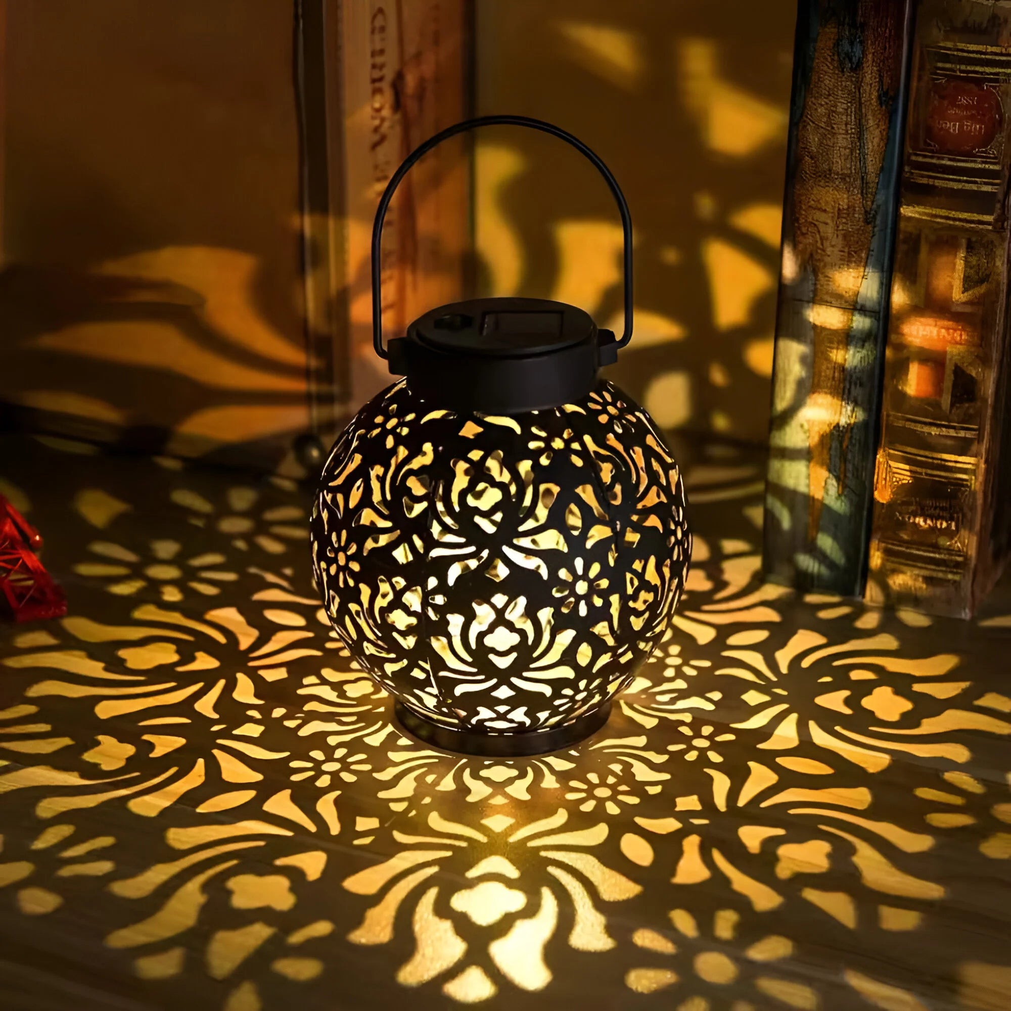 EcoGlow – Solar Hanging Garden Light