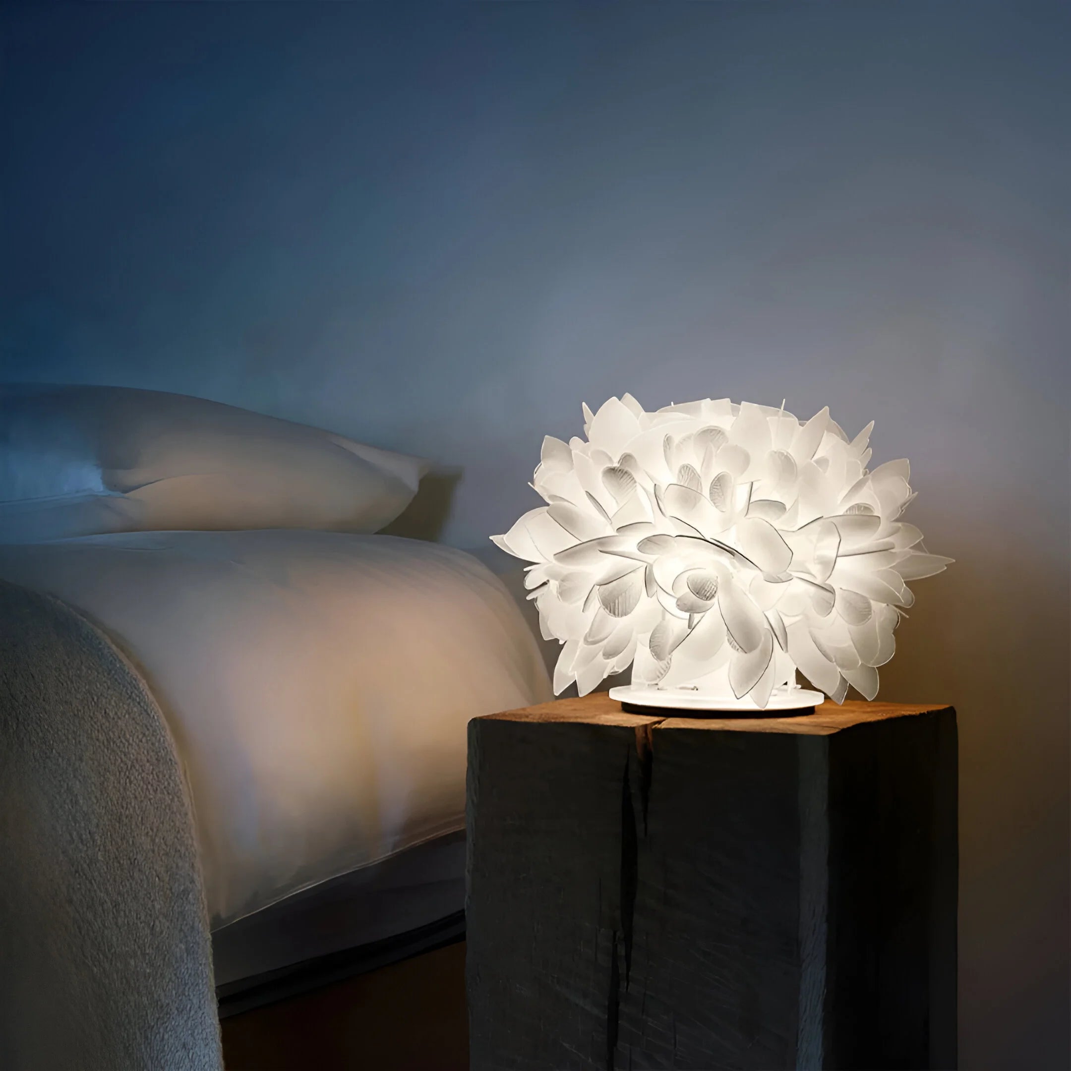 PetalGlow – Nature-Inspired Table Lamp
