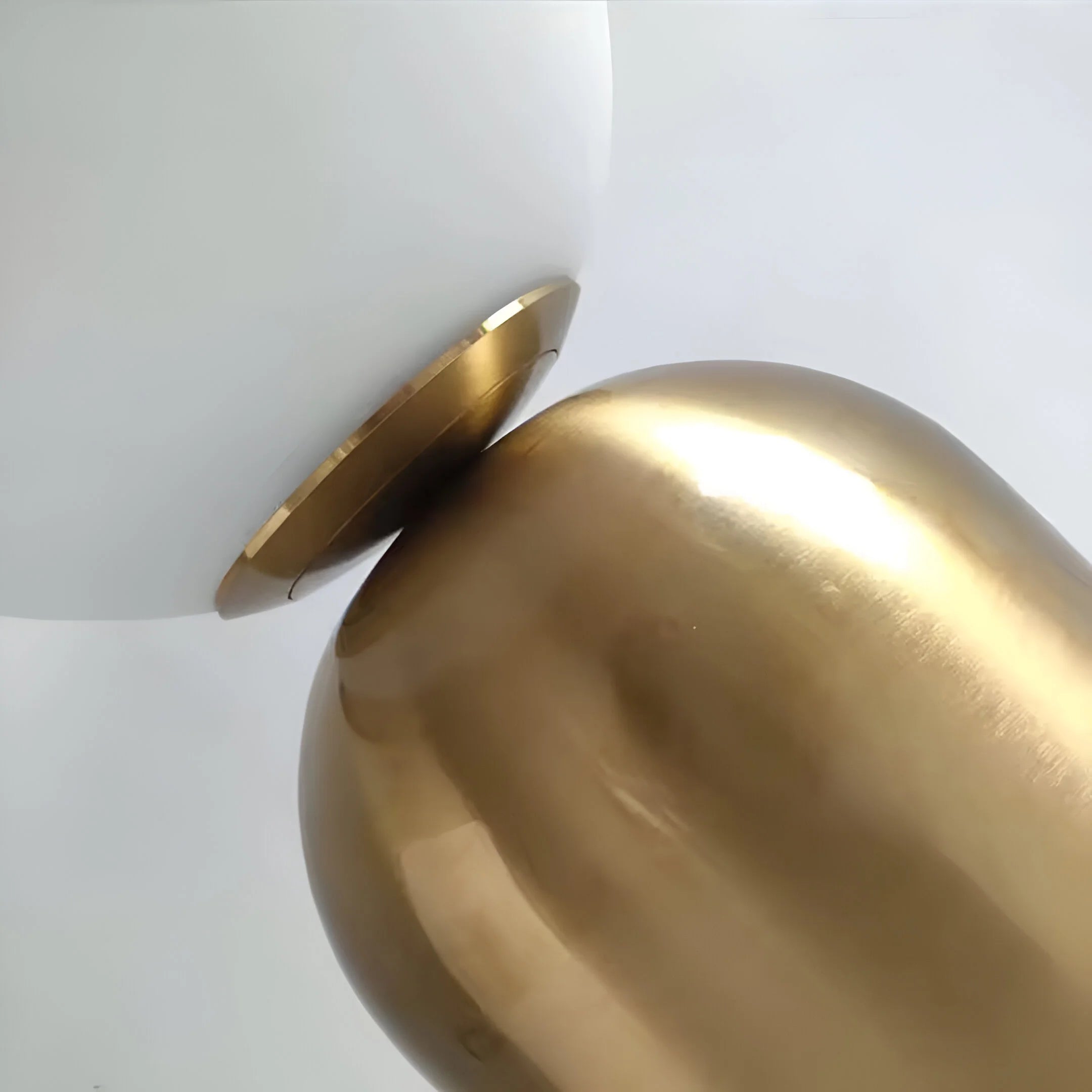 DreamAura – Artistic Table Lamp