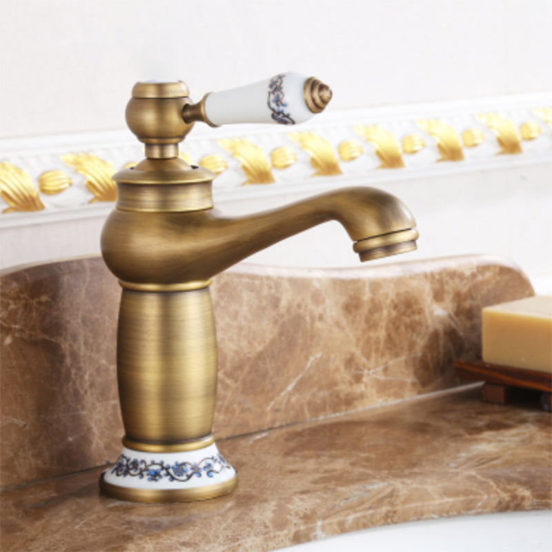 BowLift | Country House Wide Water Tap Sink Faucet with Lever Handle