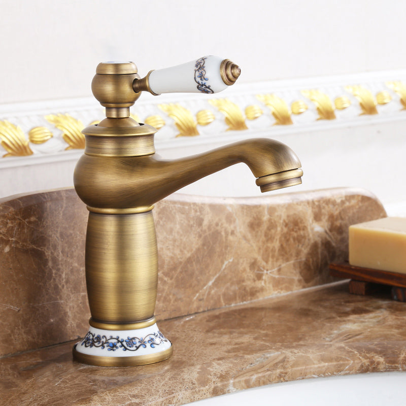 BowLift | Country House Wide Water Tap Sink Faucet with Lever Handle