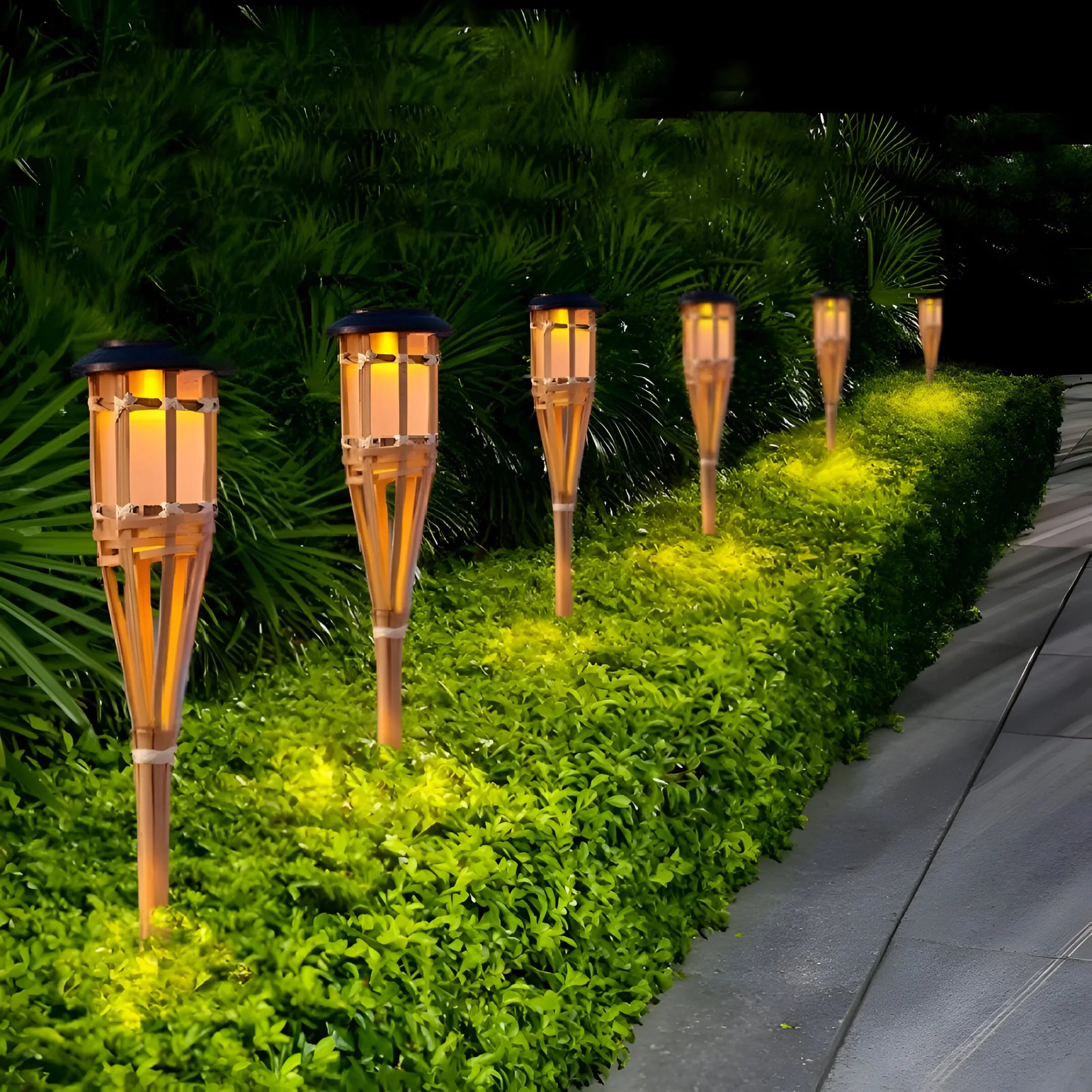 GlowFlame – Solar Flickering Garden Light Set (4pcs)