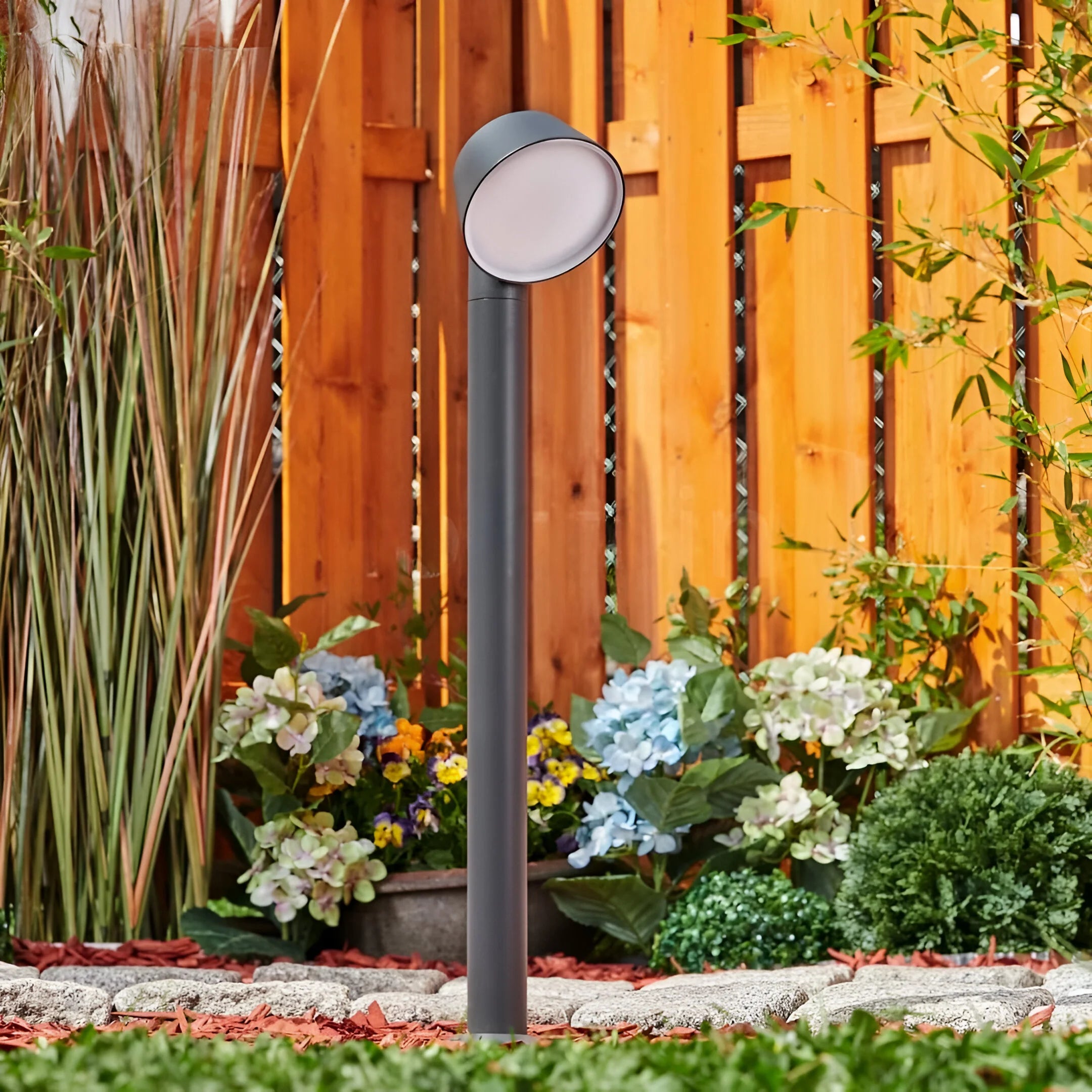 LumiTower – Modern LED Outdoor Garden Light