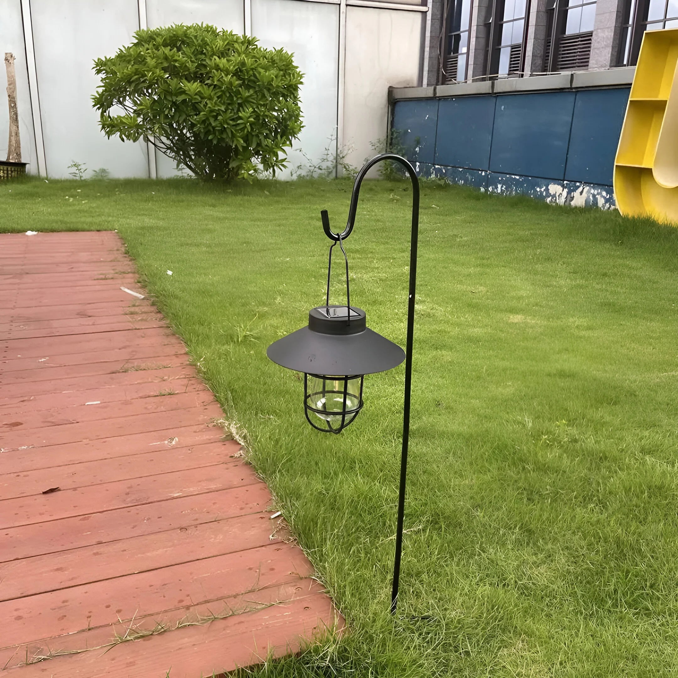 GlowHeritage – Vintage Solar Garden Light