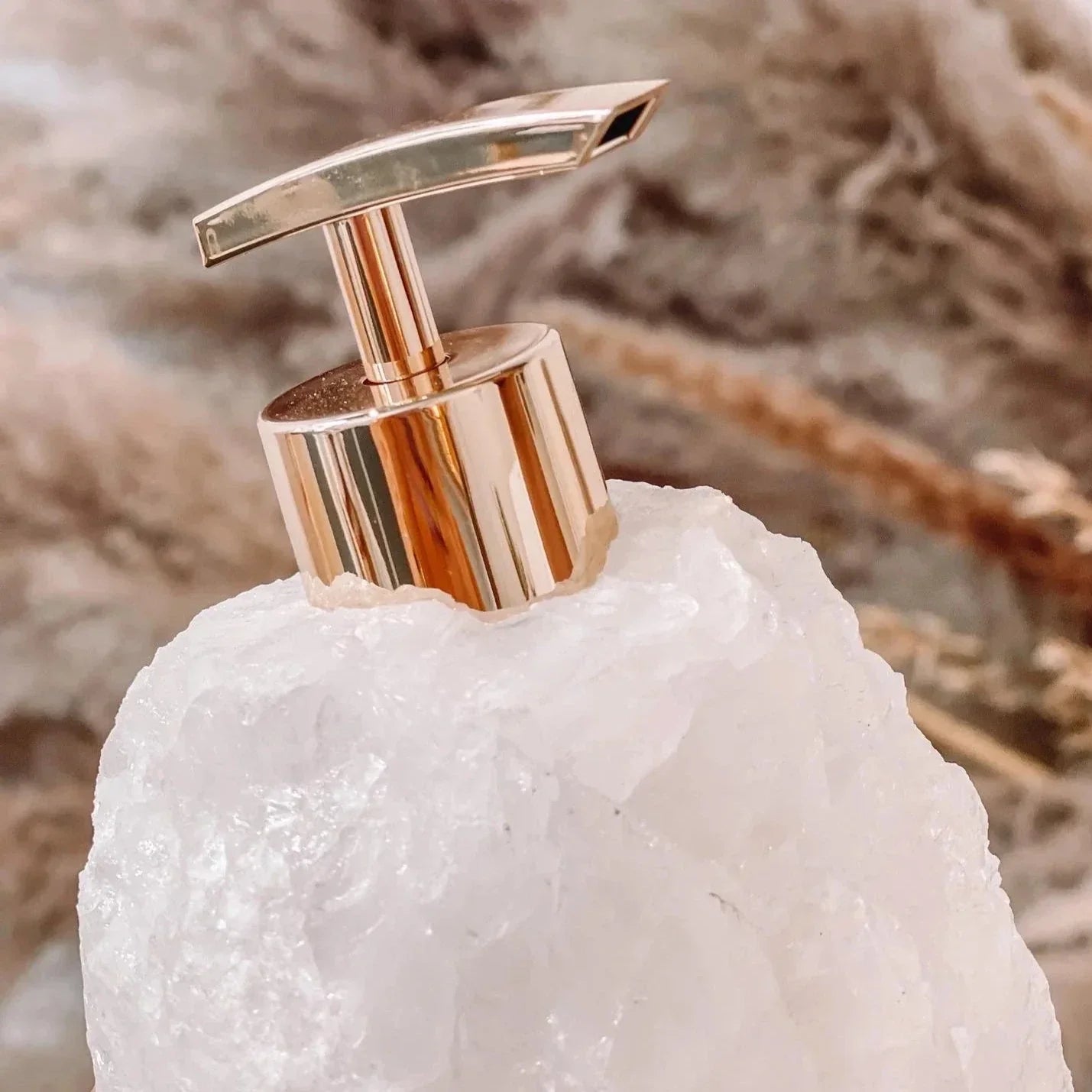 BowLift | Soap Dispenser made of Crystal Glass