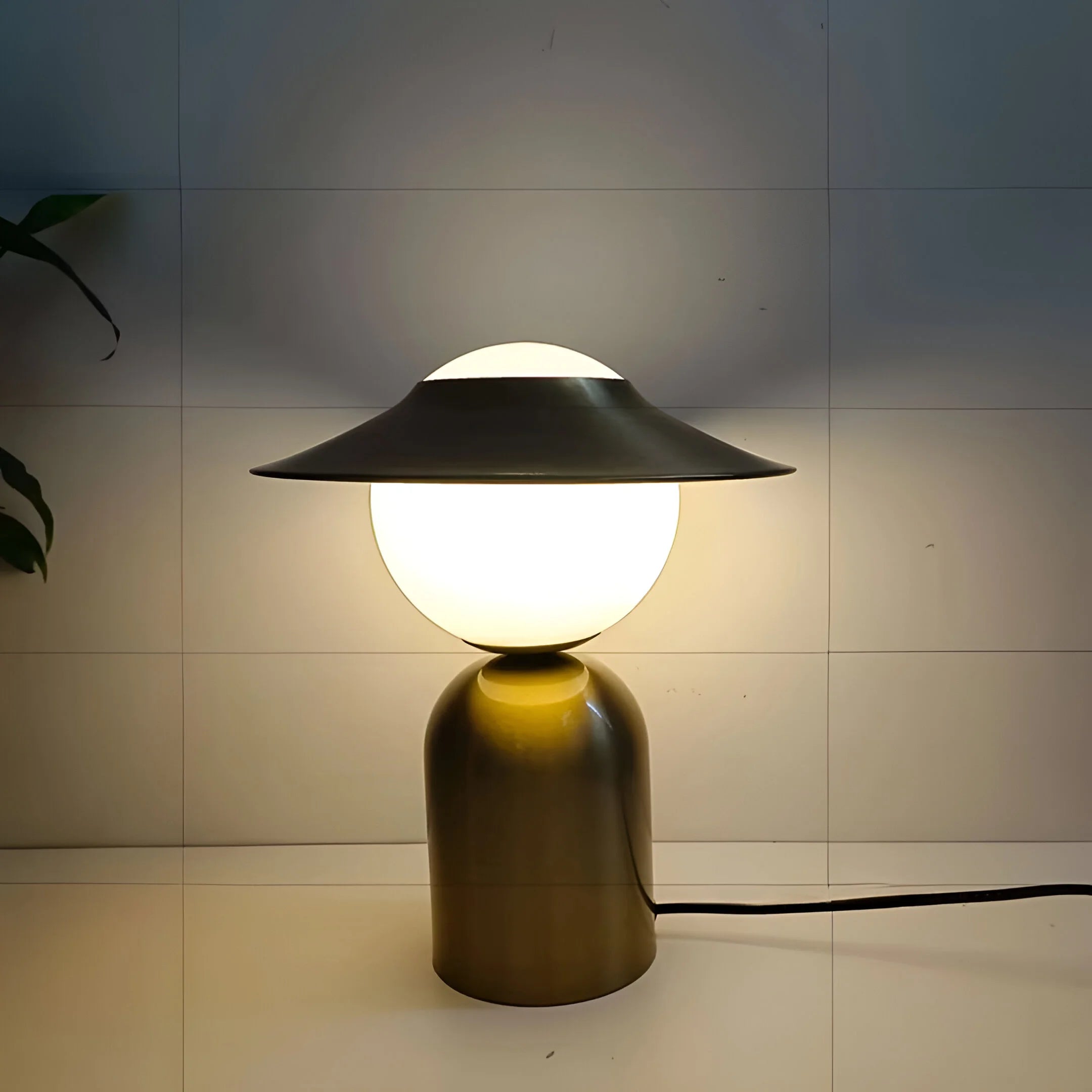 DreamAura – Artistic Table Lamp