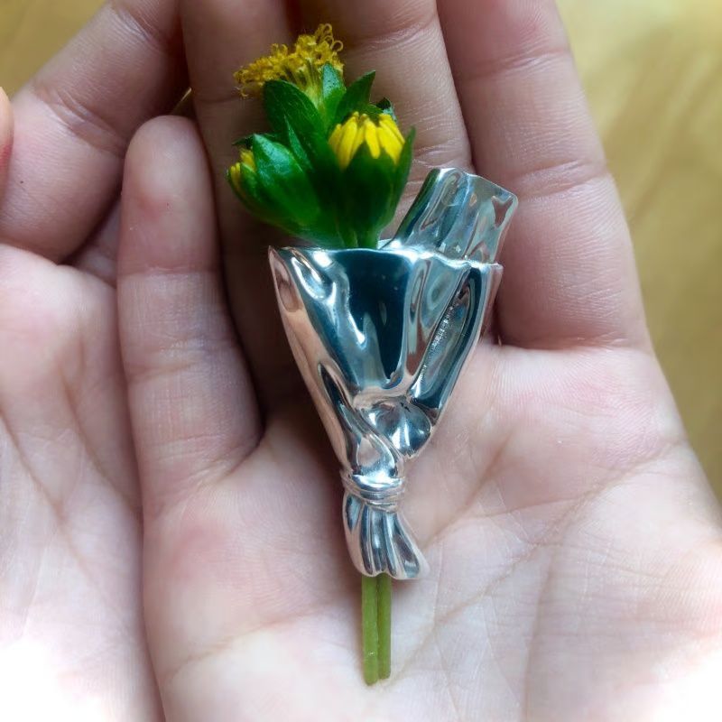 BowLift | Bouquet Brooch
