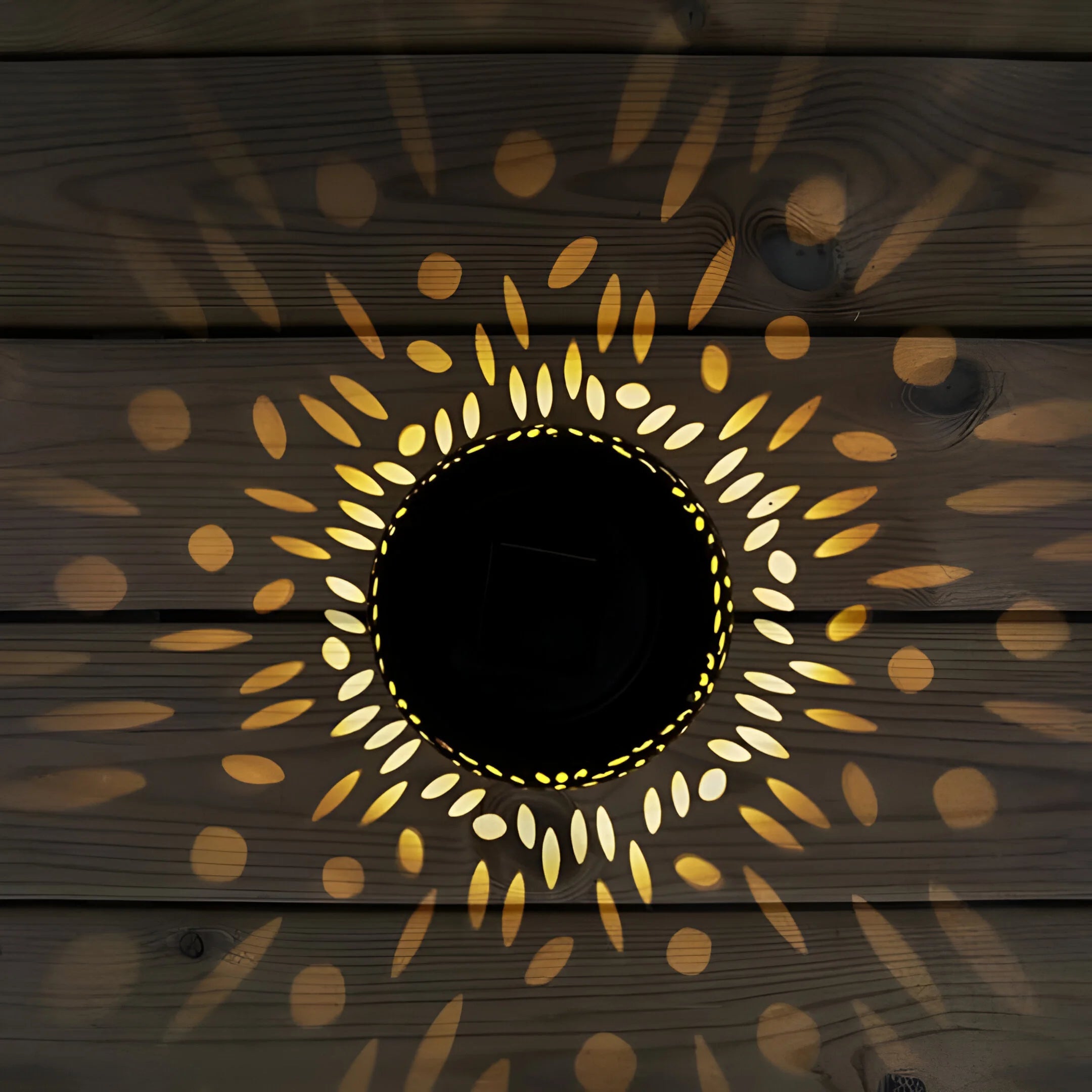 RadianceGlow – Solar Garden Light with Dotted Light Pattern