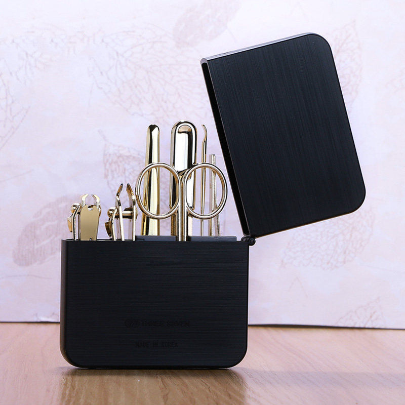 BowLift | 7-Piece Manicure Kit, with 2 Nail Clippers, Beauty Scissors, Nail File, Ear Pick, for Fingernails & Toenails