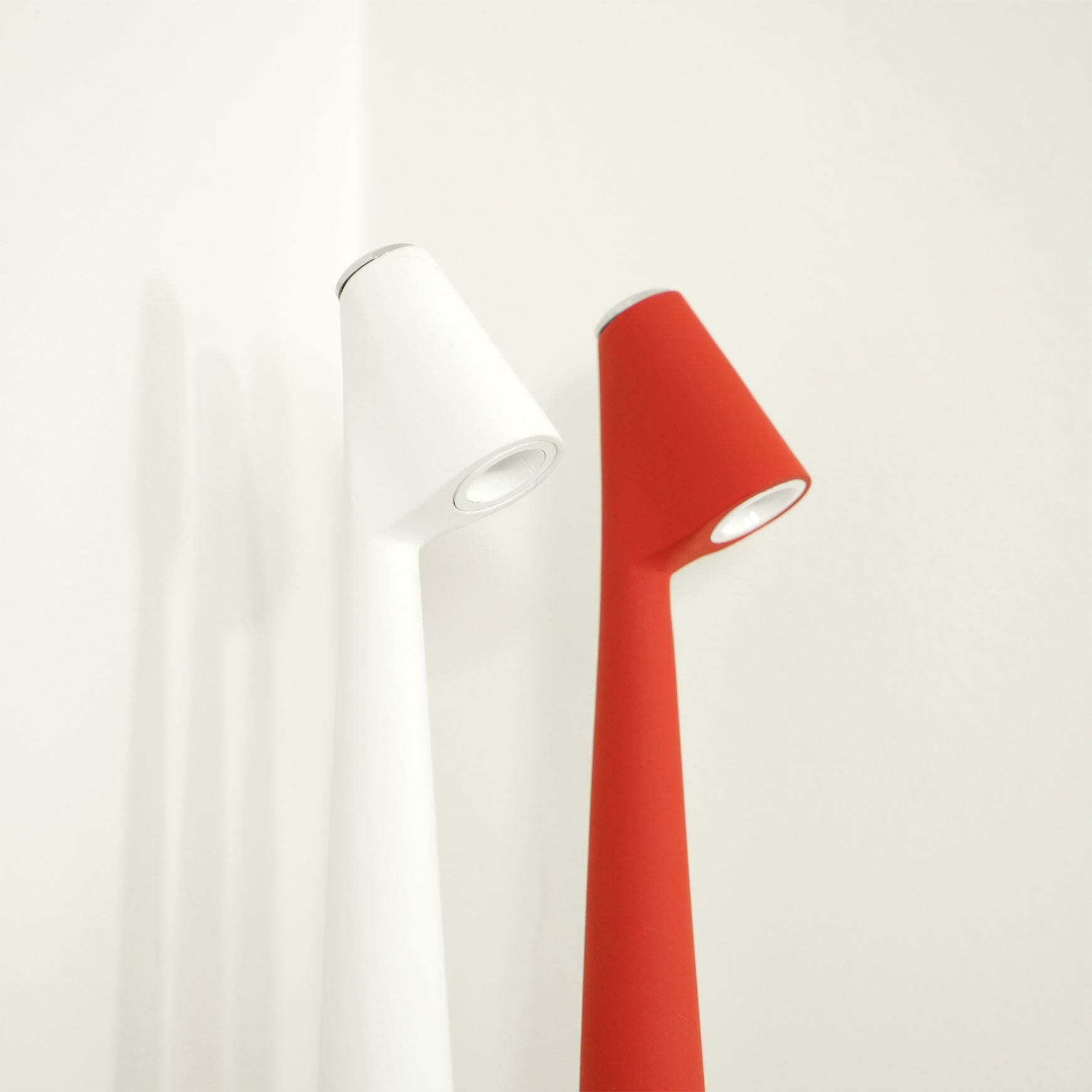 BowLift | EcoLight – Energy-Efficient Rechargeable Desk Lamp