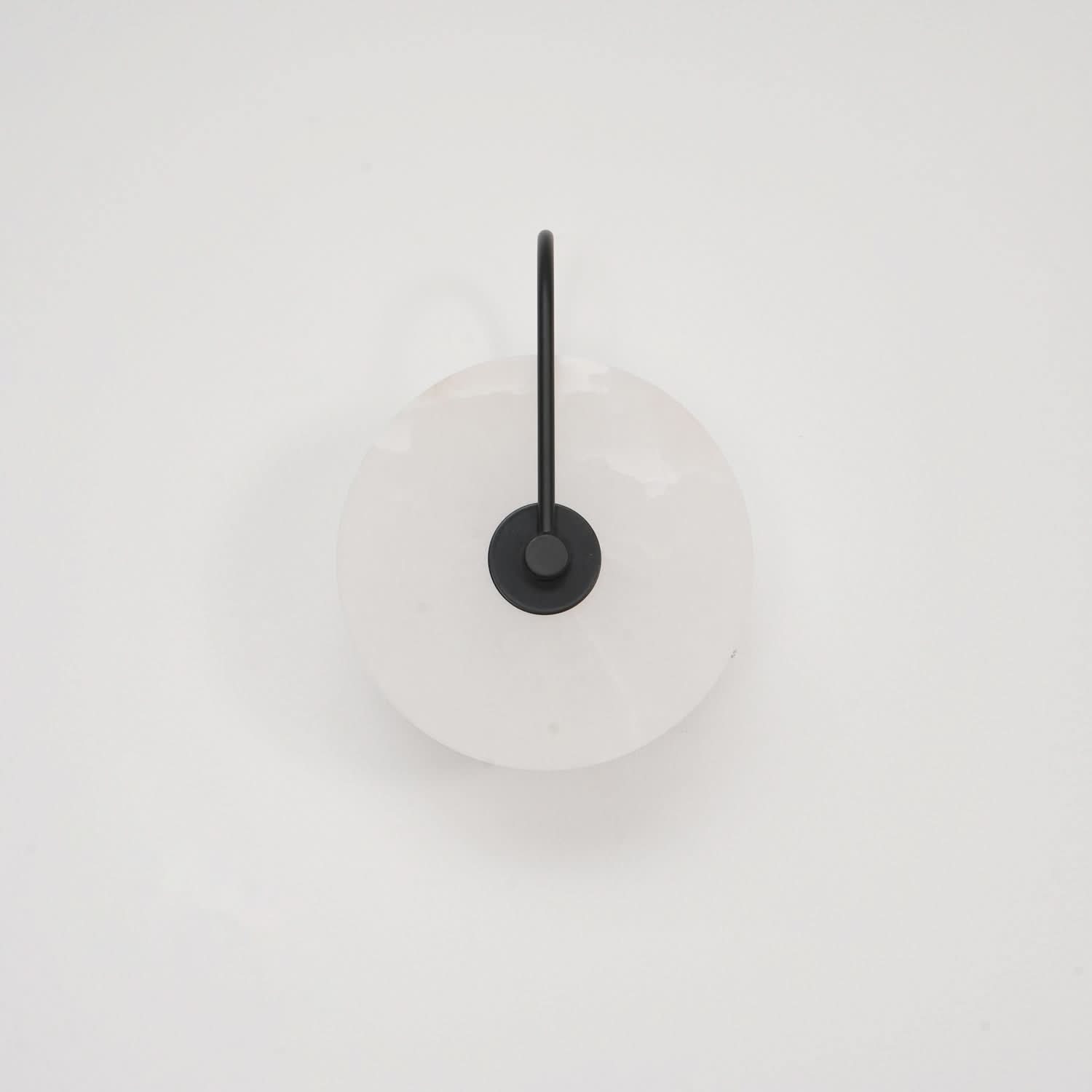 BowLift | Alabaster LED Wall Lamp – Modern Ambient Lighting