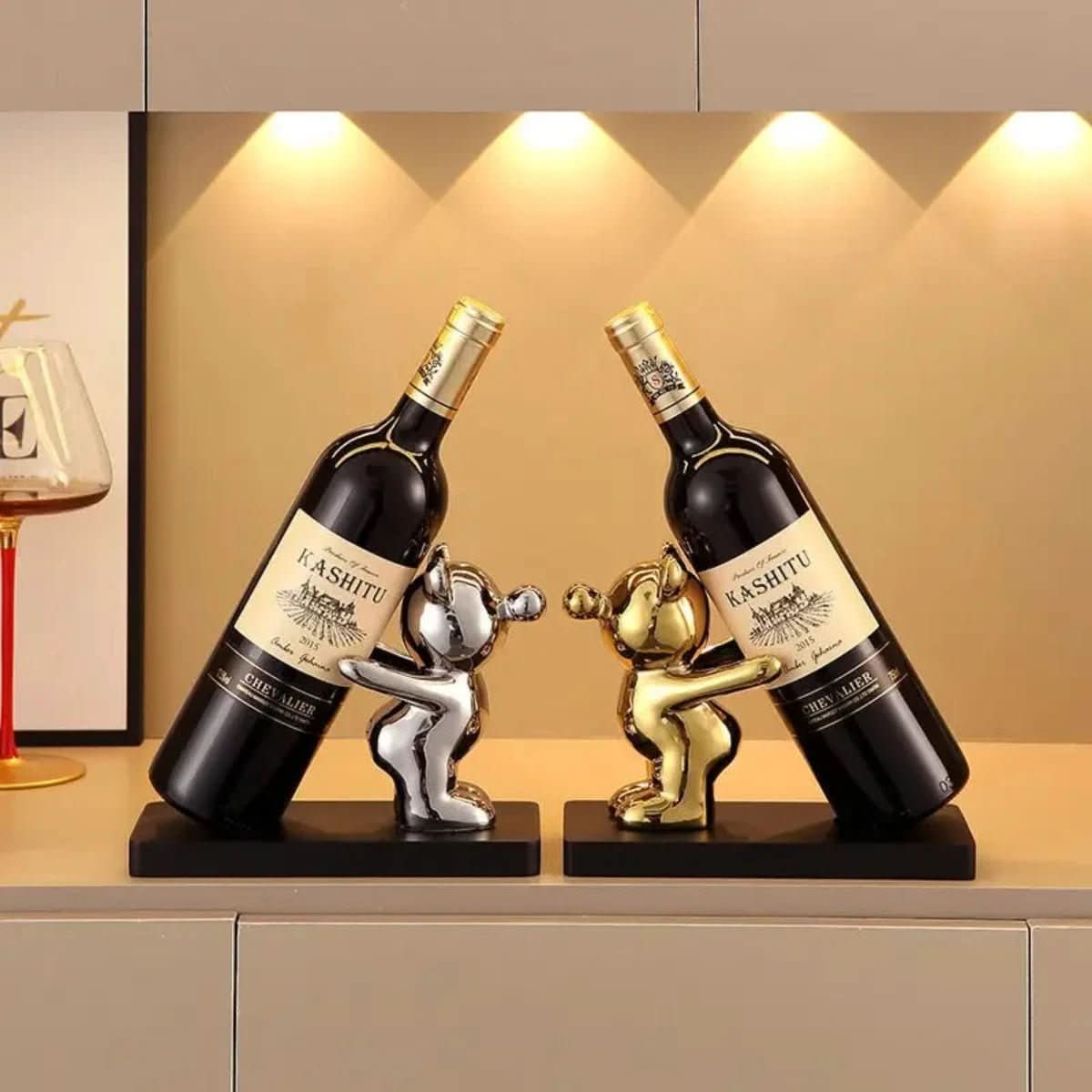 BowLift | Decorative ceramic wine rack in bear design for stylish bottle storage