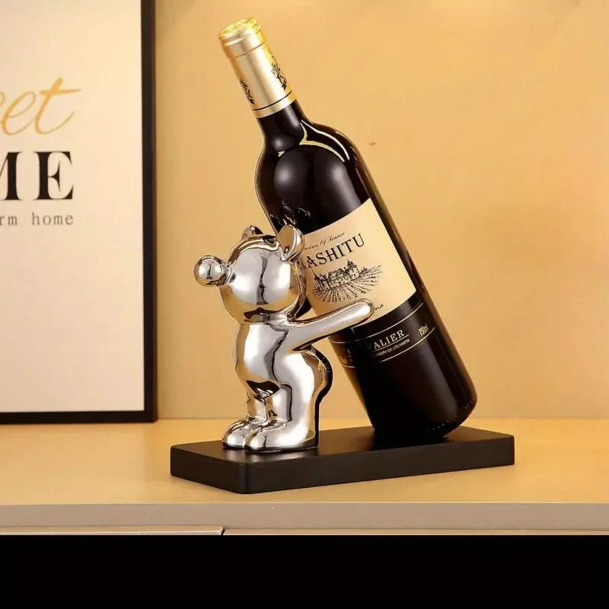 BowLift | Decorative ceramic wine rack in bear design for stylish bottle storage